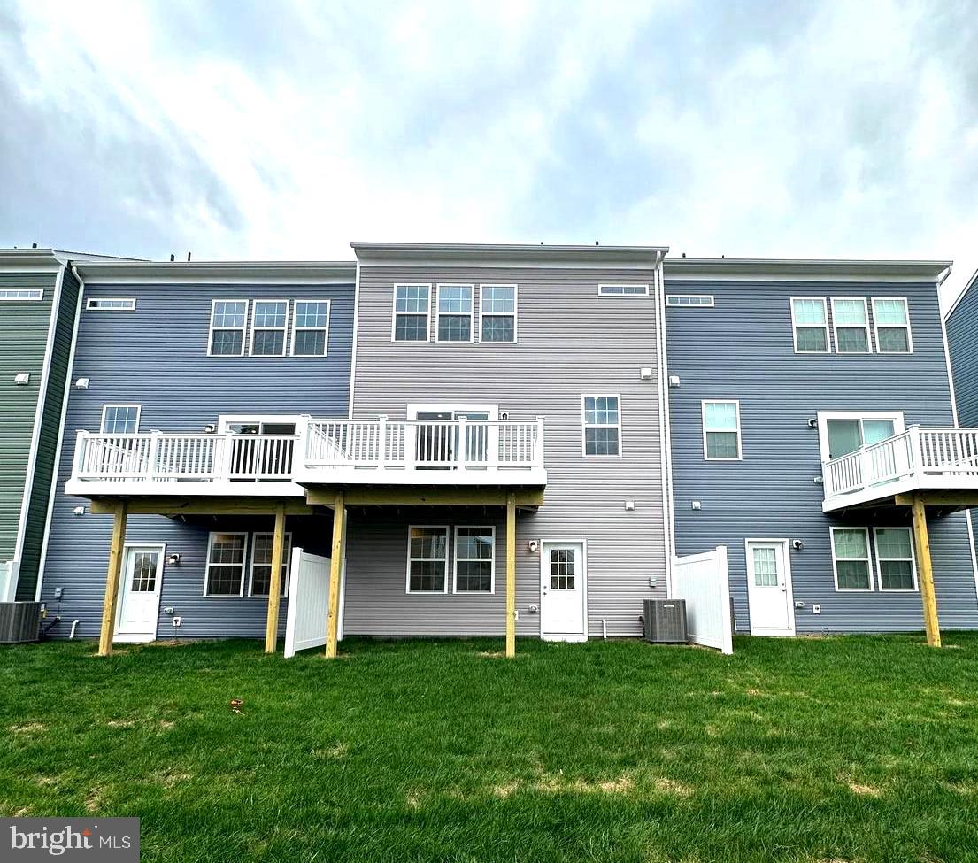 OVERLOOK AT RIVERSIDE TOWNHOMES - Residential Lease