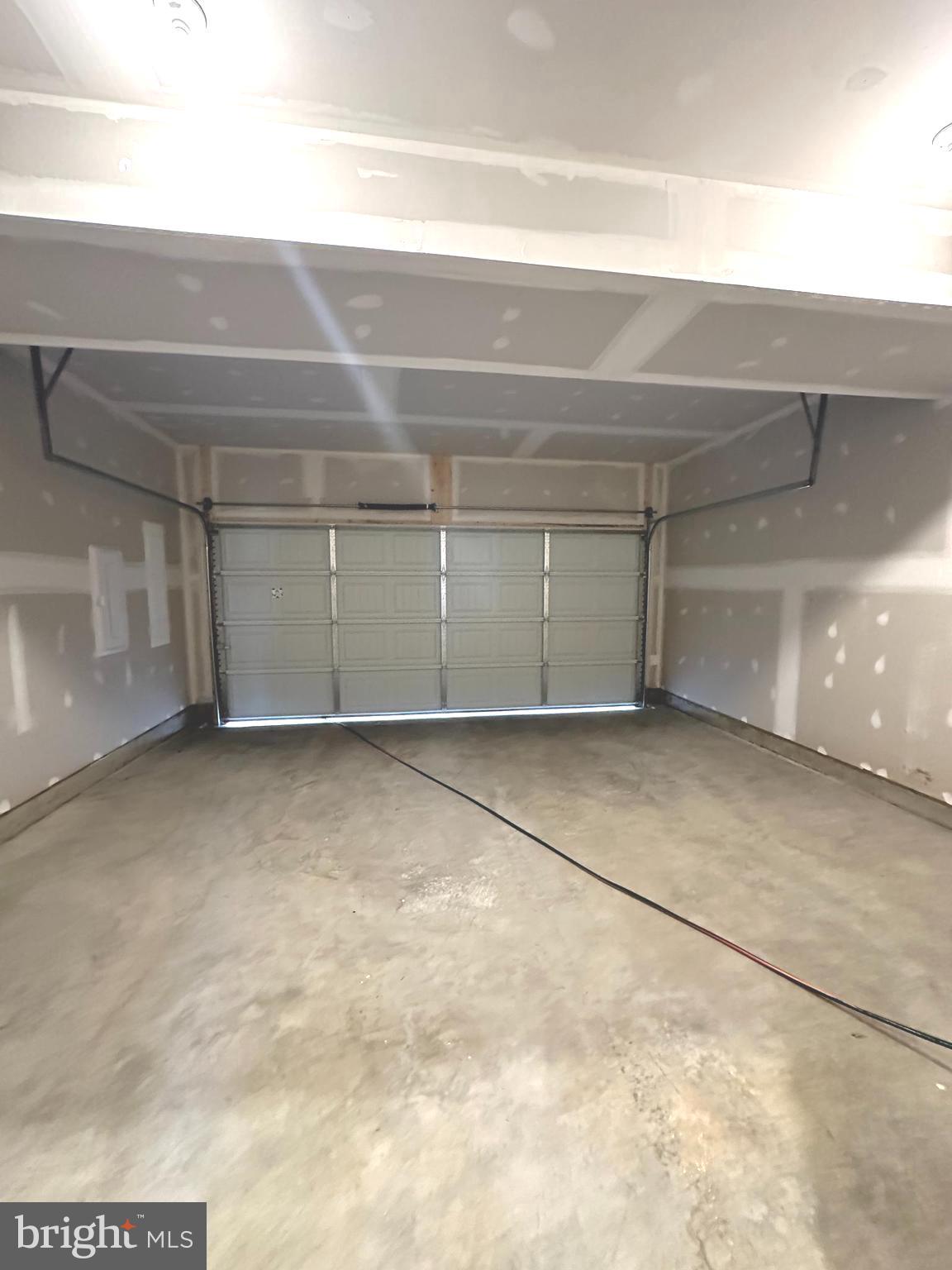 OVERLOOK AT RIVERSIDE TOWNHOMES - Residential Lease