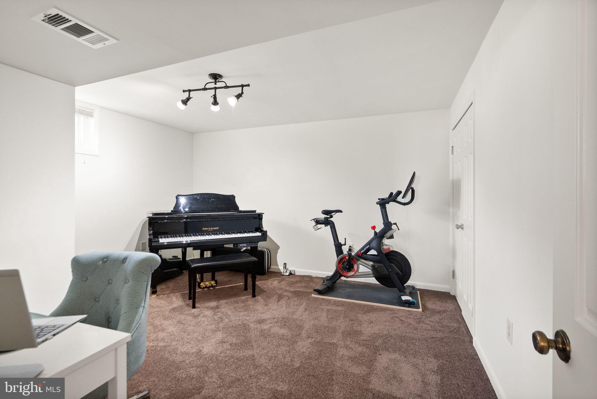 CARDINAL GLEN - Residential