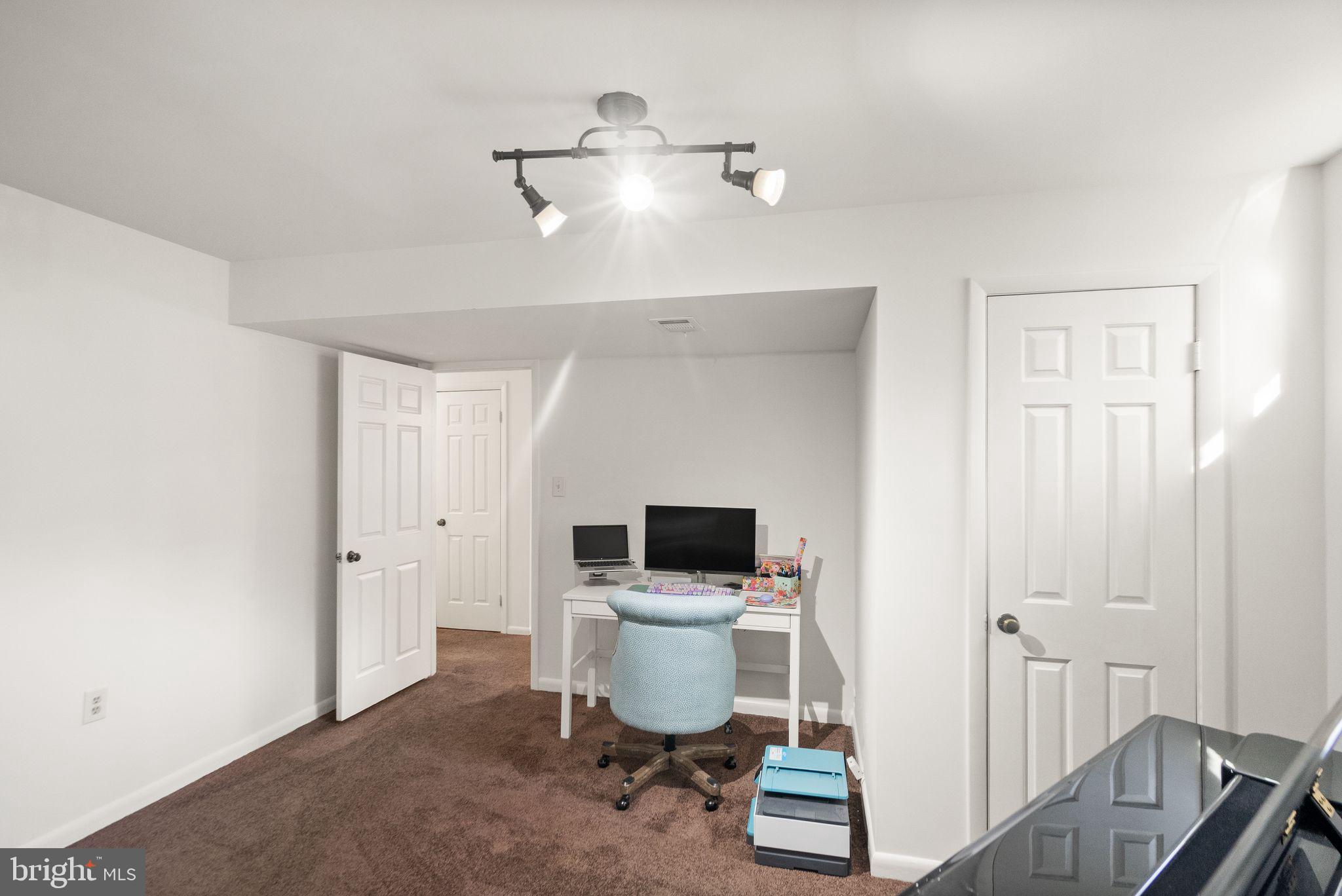 CARDINAL GLEN - Residential