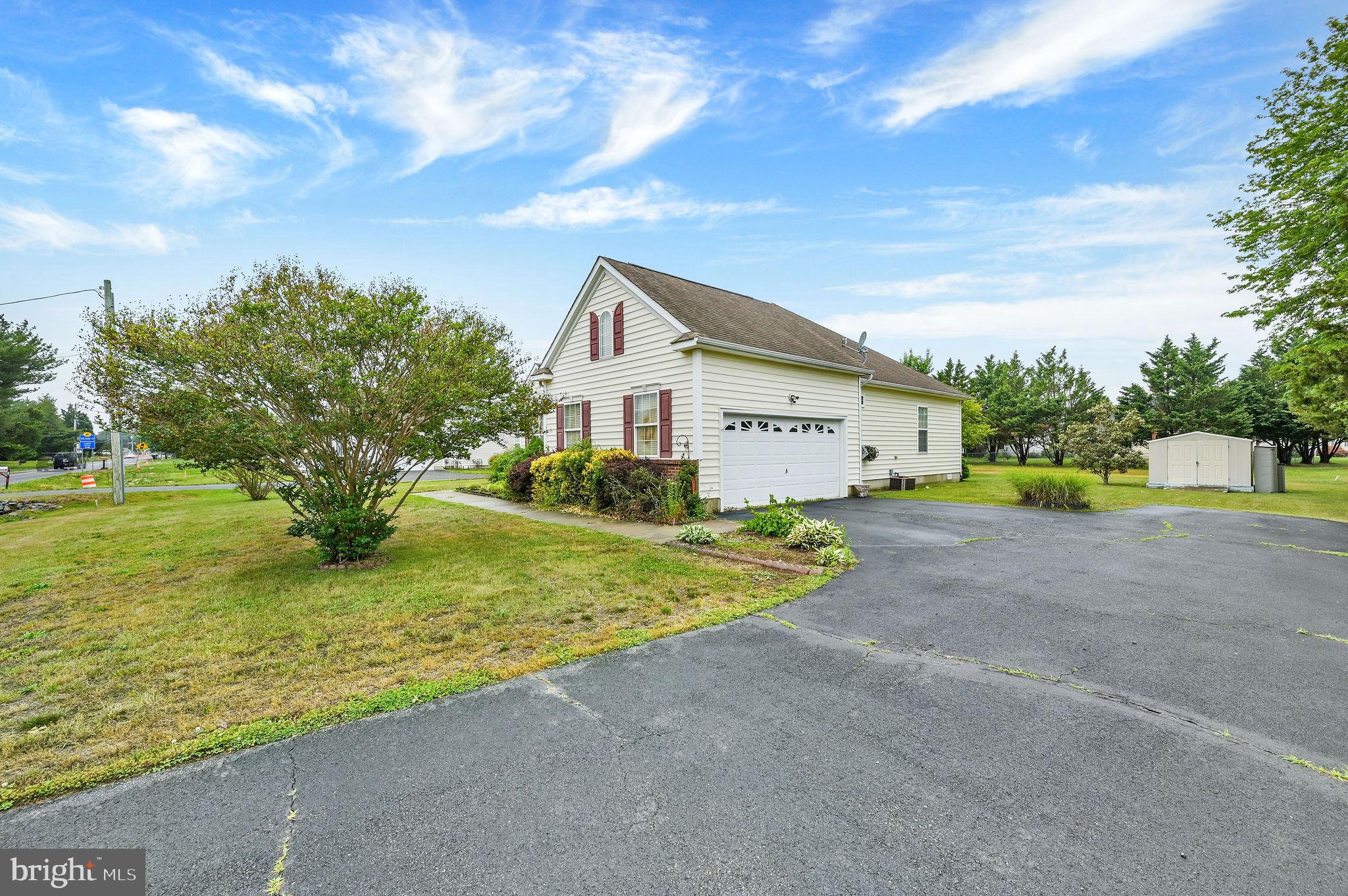VICTORIA MEADOWS - Residential