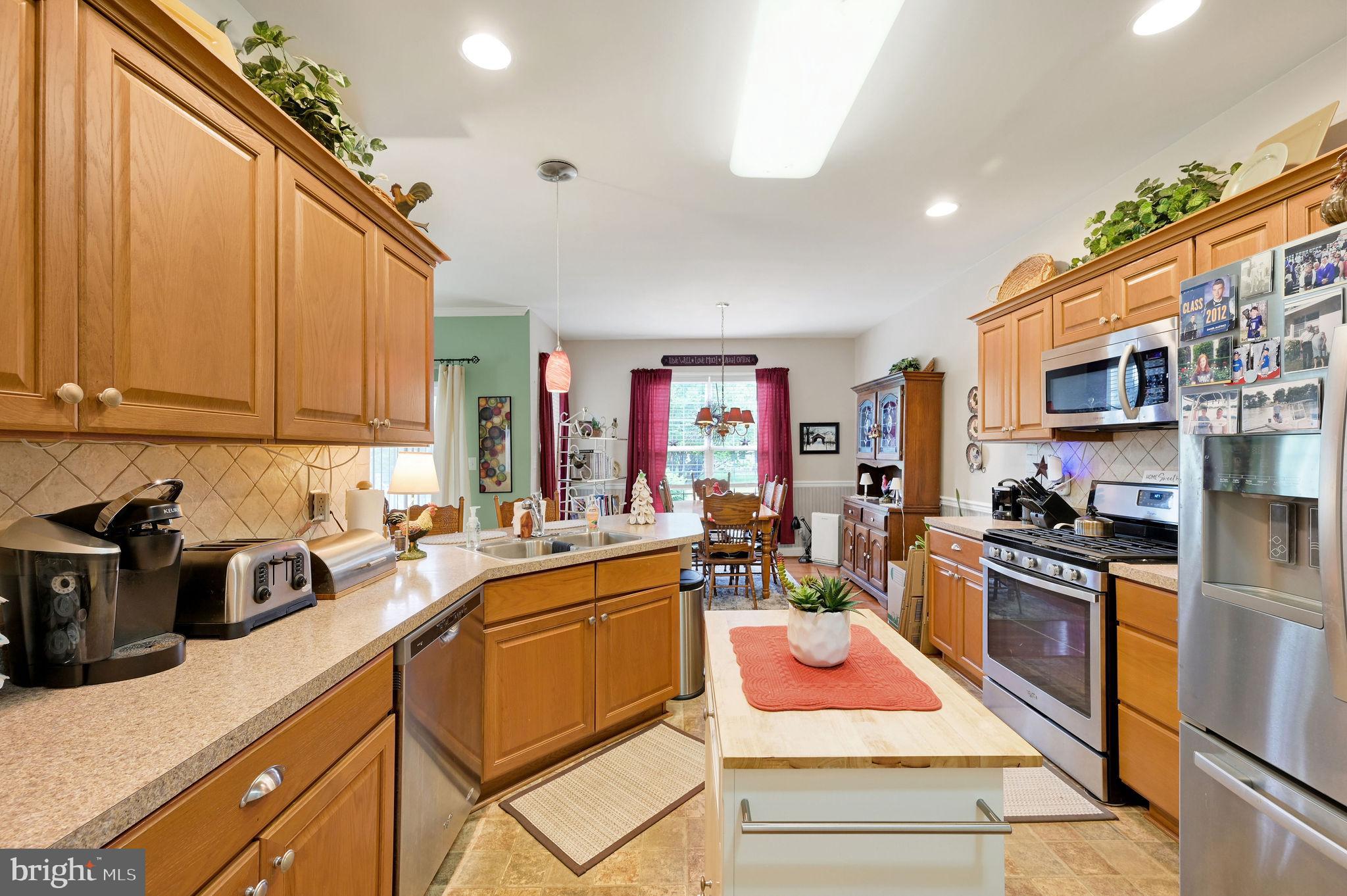 VICTORIA MEADOWS - Residential
