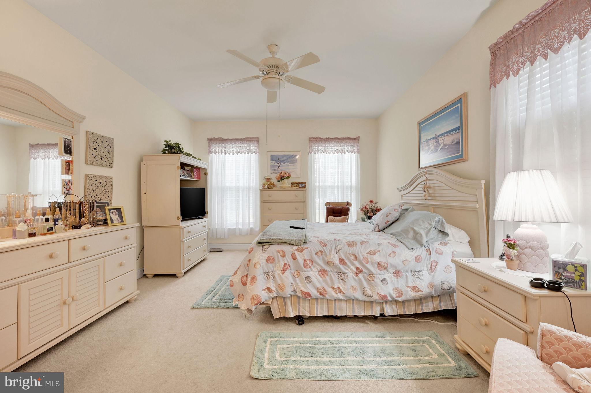 VICTORIA MEADOWS - Residential