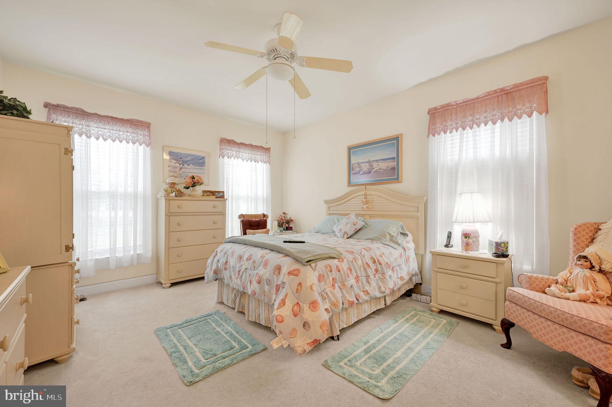 VICTORIA MEADOWS - Residential