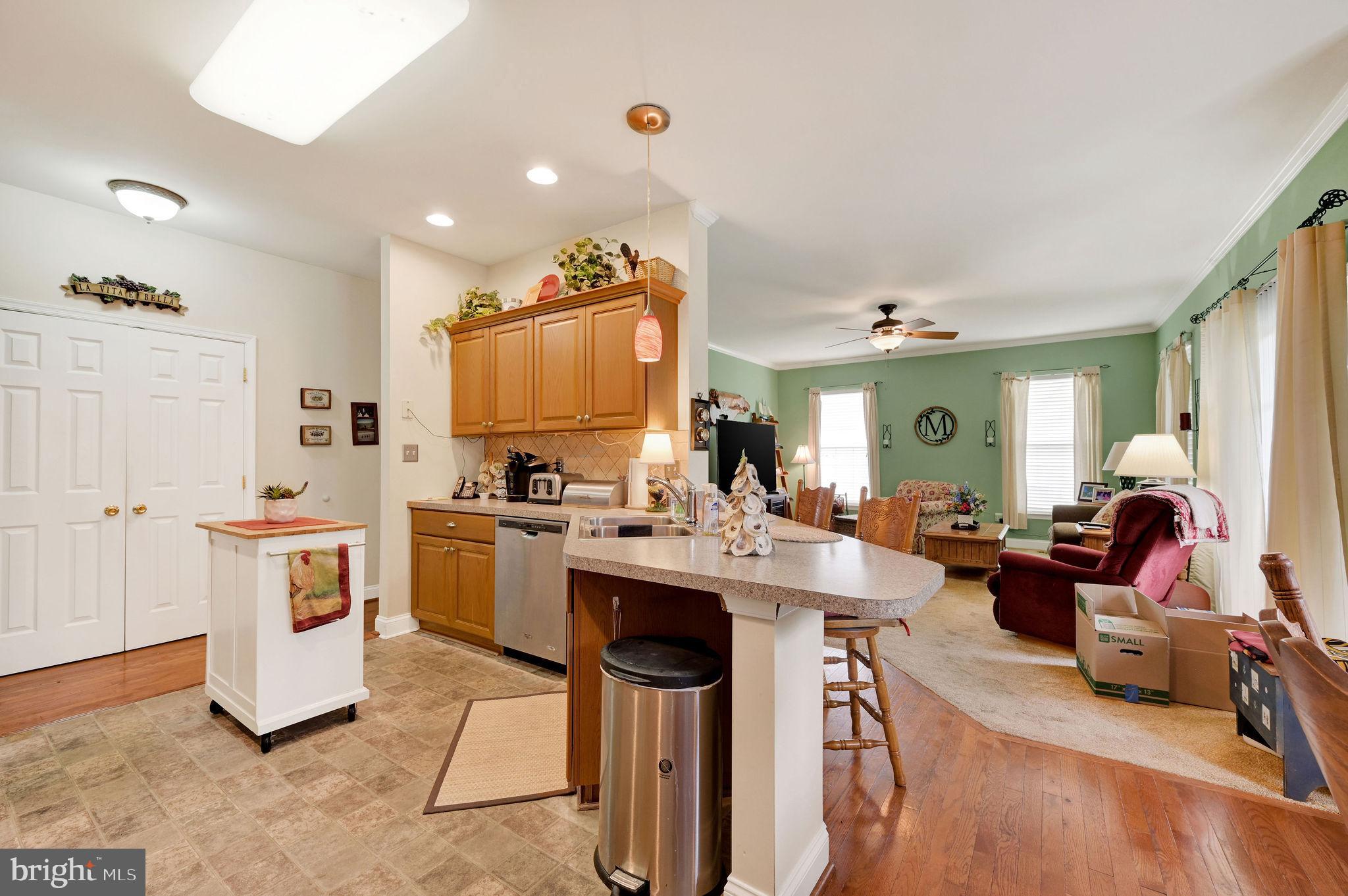 VICTORIA MEADOWS - Residential