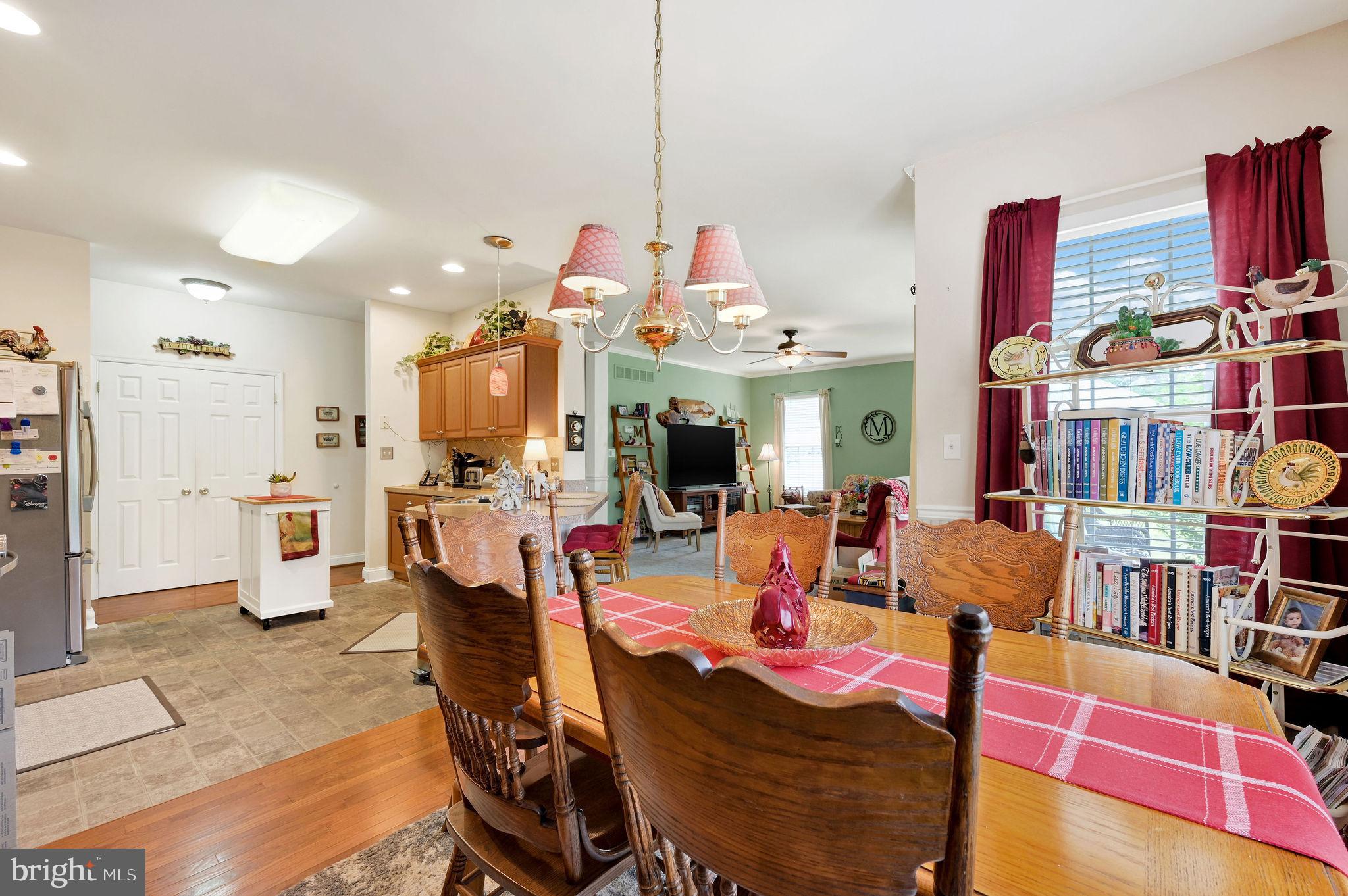 VICTORIA MEADOWS - Residential