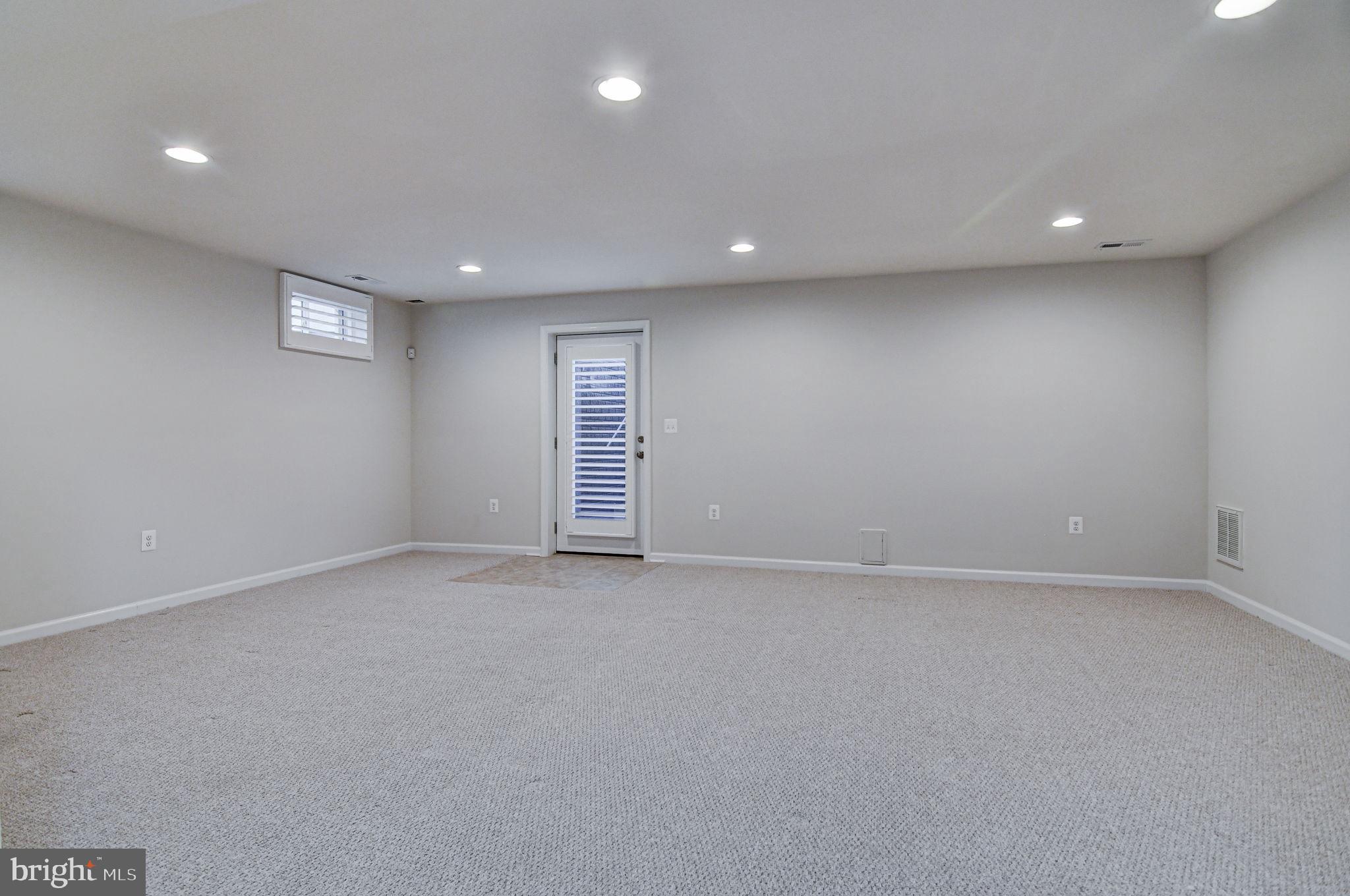 EMBREY MILL - Residential Lease