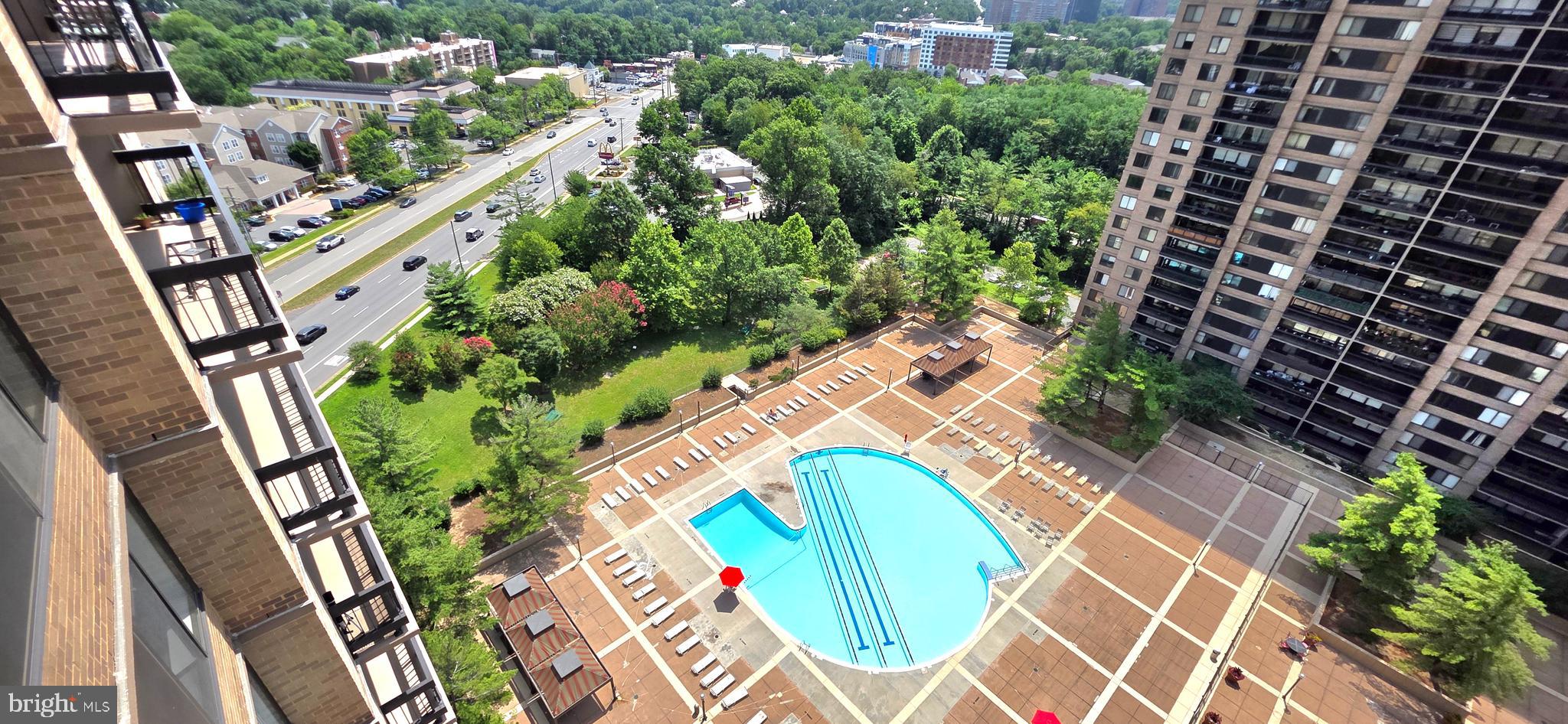 SKYLINE PLAZA - Residential