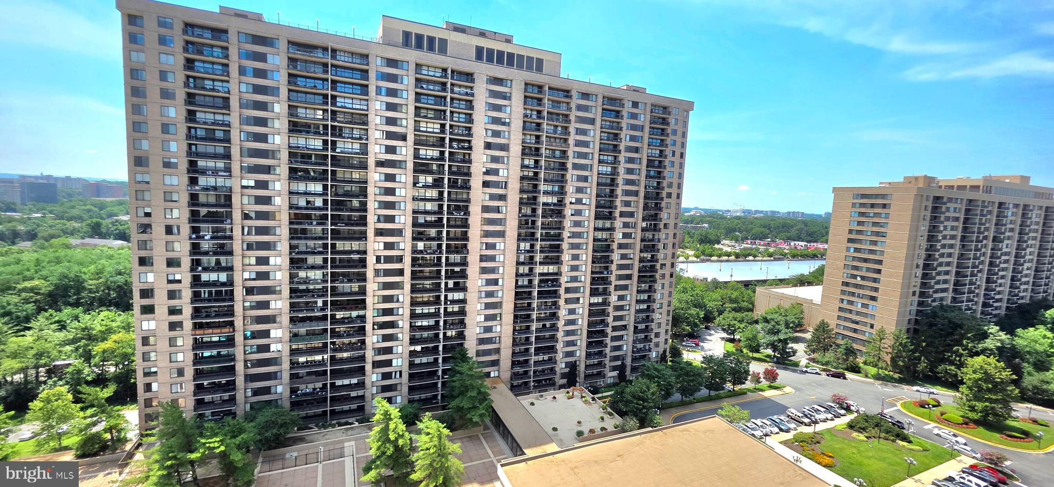SKYLINE PLAZA - Residential