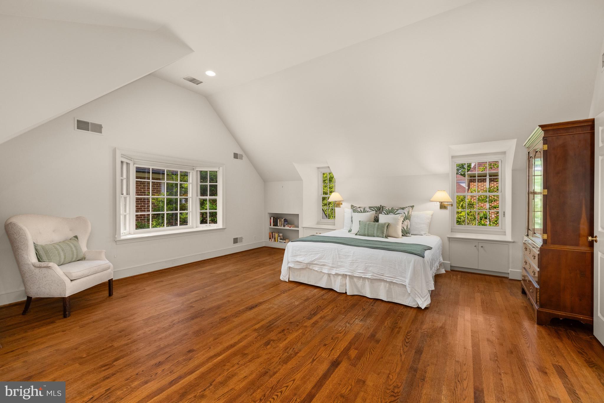CLEVELAND PARK - Residential