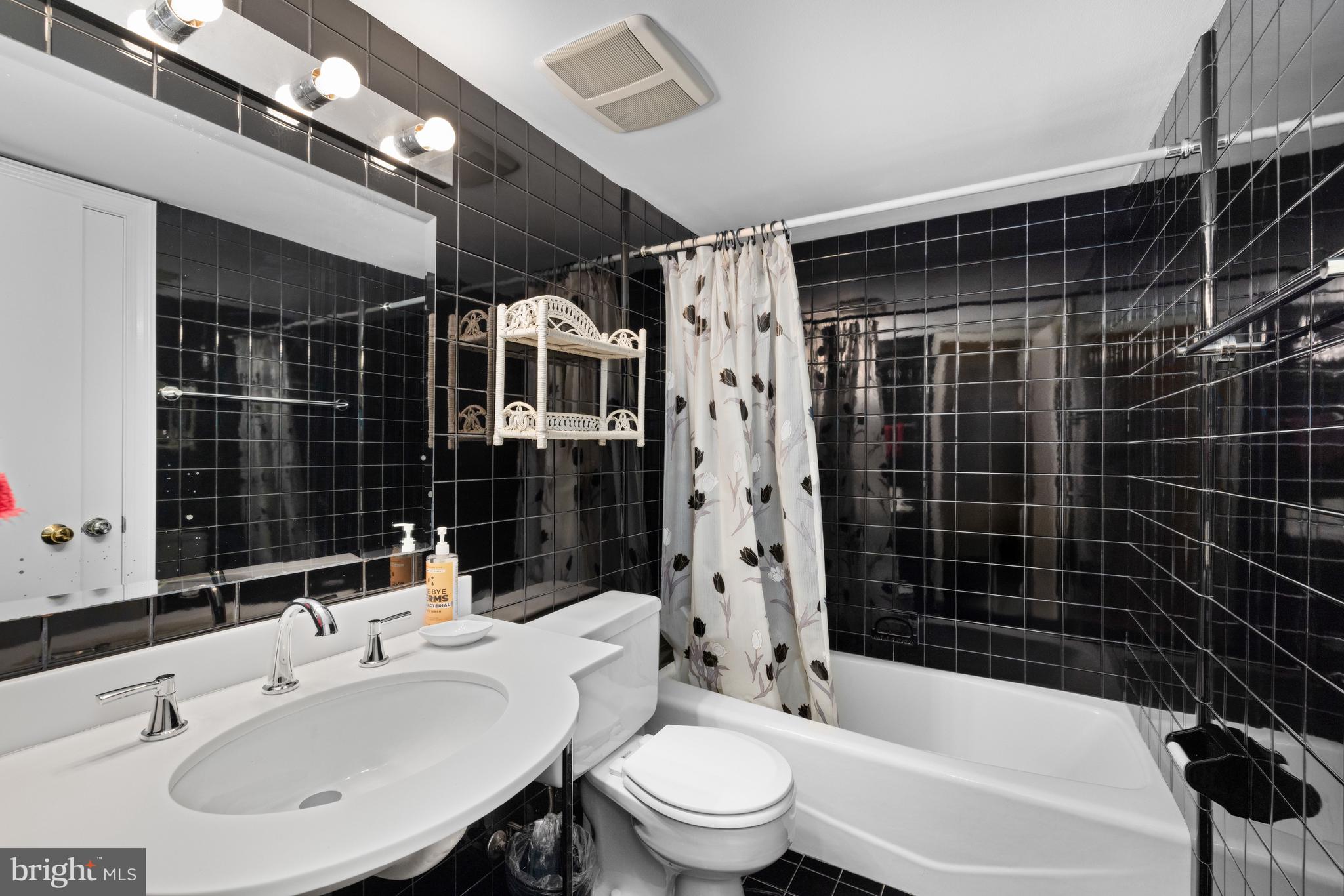 CLEVELAND PARK - Residential