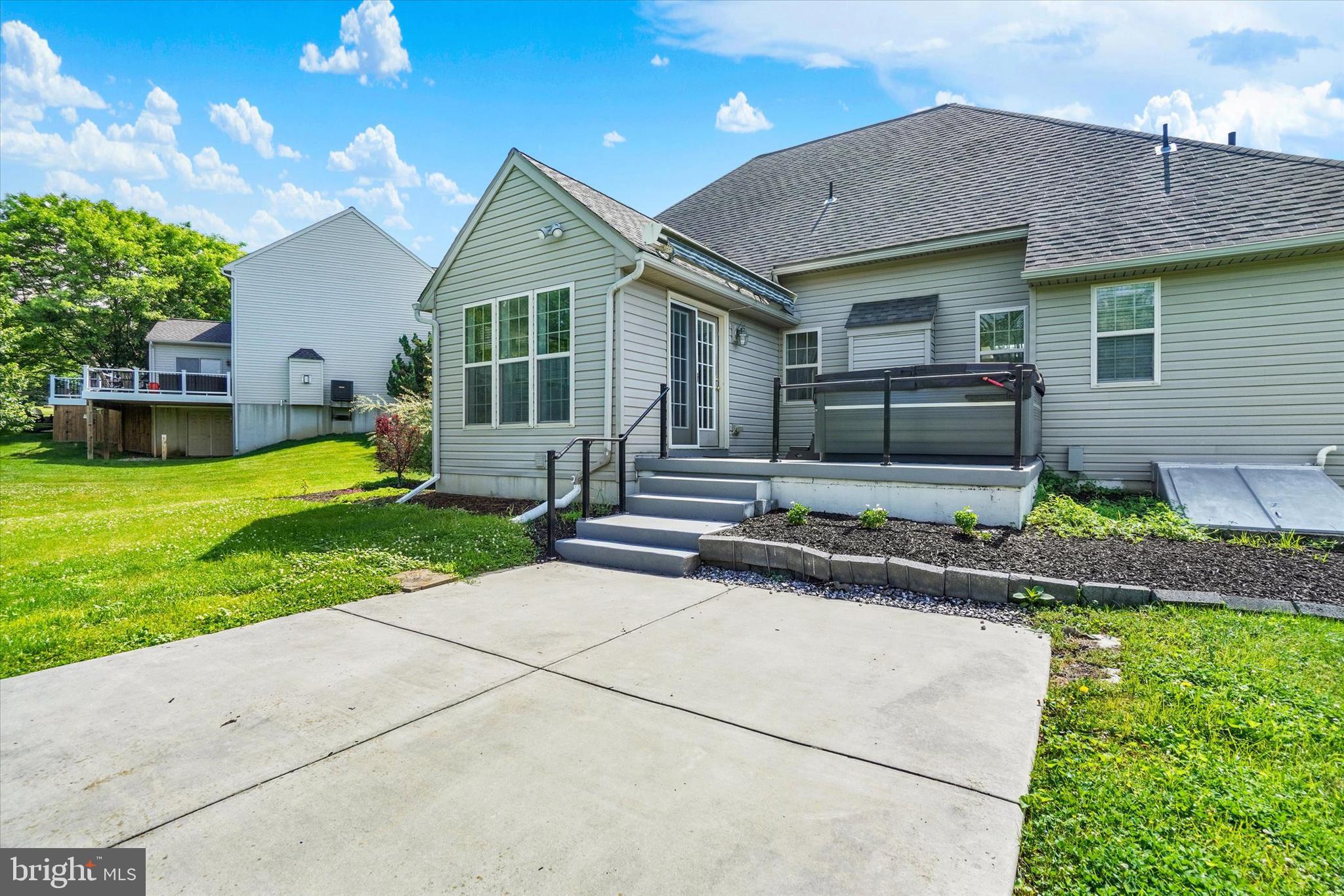 LOGAN GREENS - Residential