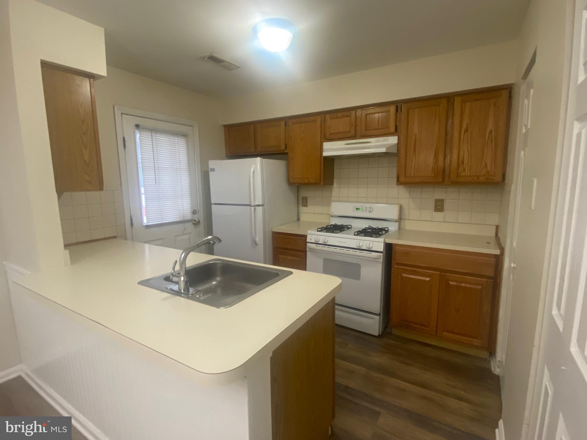 OXFORD CROSSING - Residential Lease