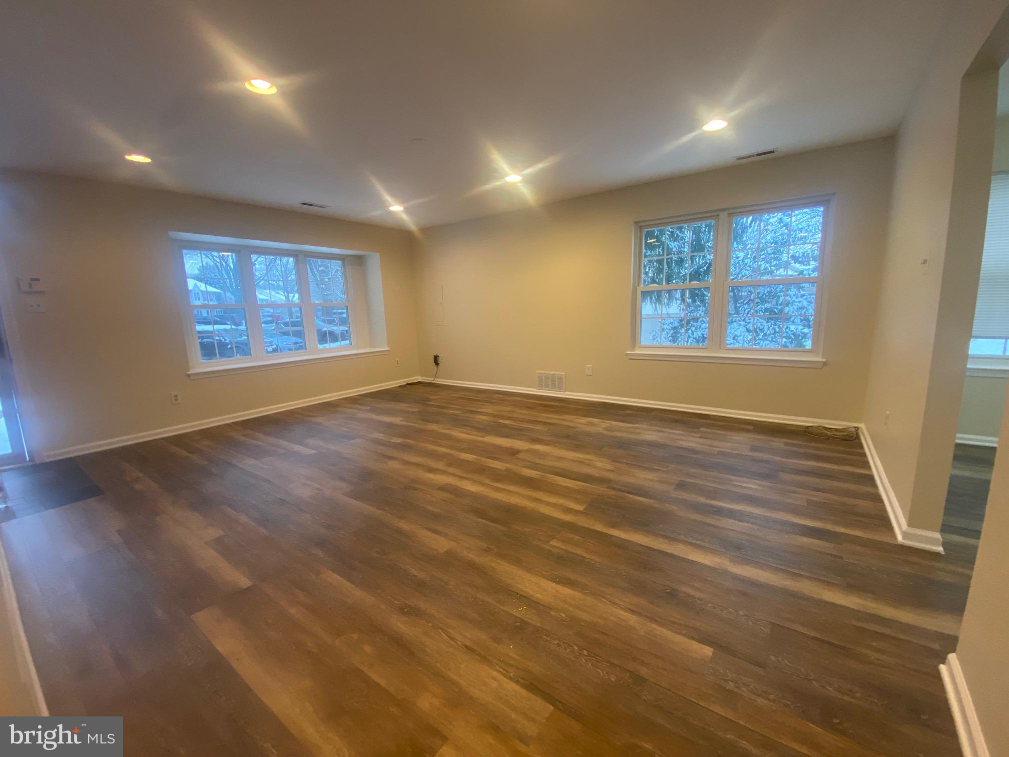 OXFORD CROSSING - Residential Lease