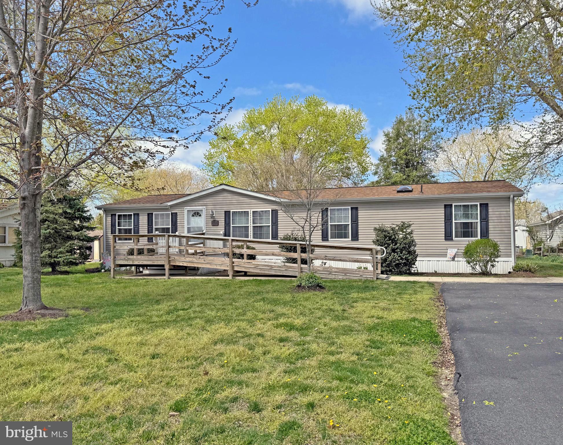 OAK MEADOWS - Residential