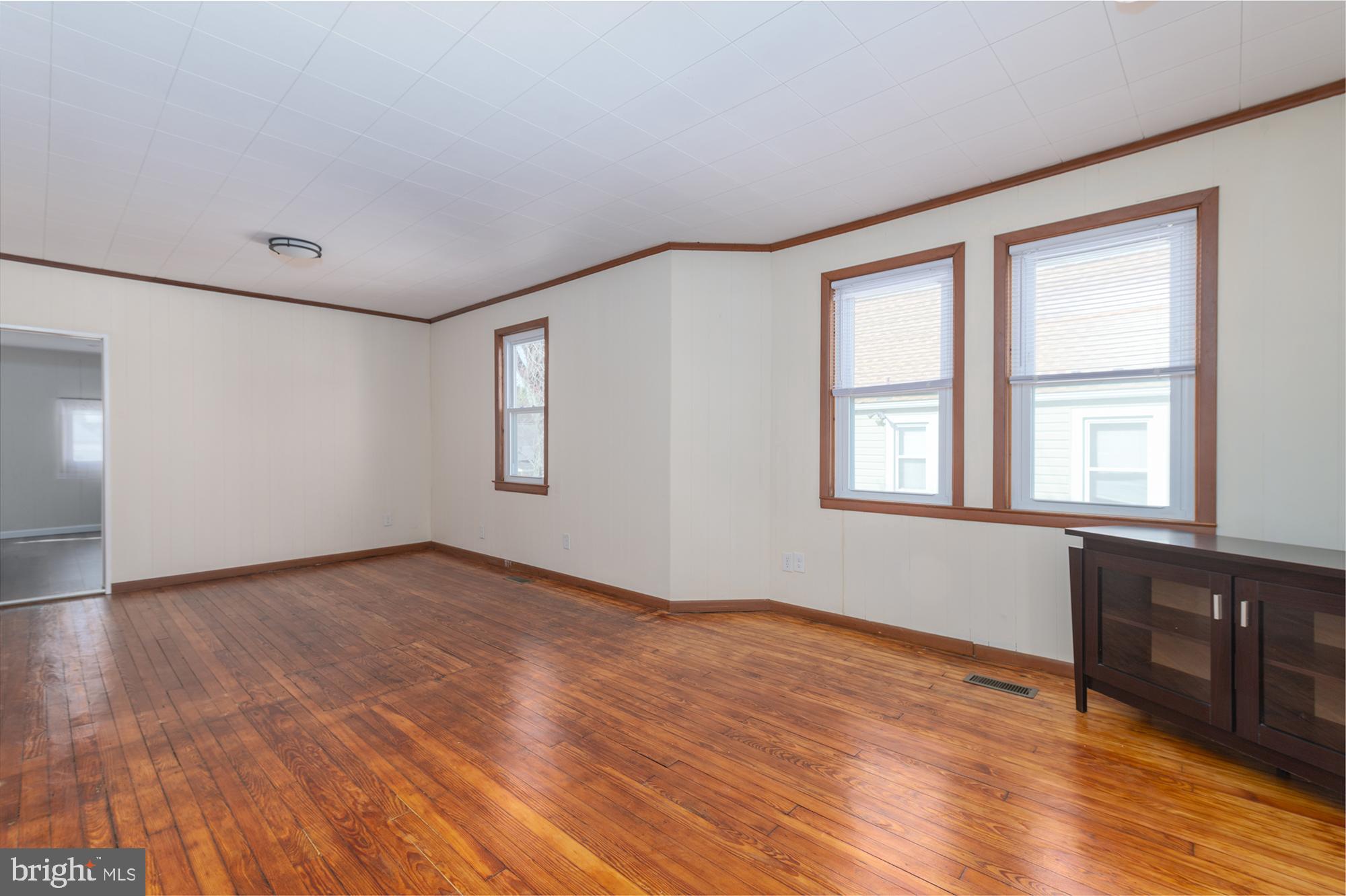 NORWOOD PARK - Residential Lease