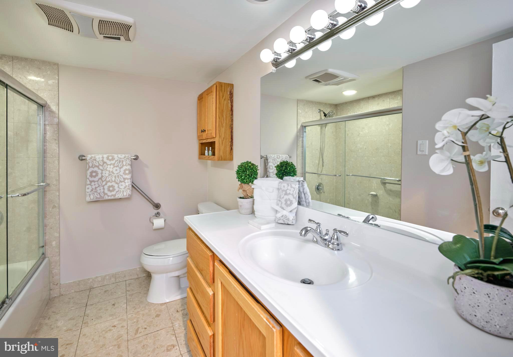 VILLAGE II - Residential Lease