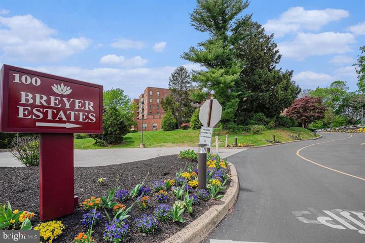 This generously sized condo is the perfect opportunity for buyers looking to add their personal touch. Offering 1,300 square feet of living space, this unit features a smart layout with ample room for comfortable living and entertaining. While it does need cosmetic updates, the bones are solid, and the possibilities are endless.

Whether you're a savvy investor, a first-time buyer, or someone with a vision for design, this condo is your blank canvas. Enjoy large rooms, great natural light, rear facing view of Mother Nature and the chance to customize finishes to suit your style. With a little TLC, this property can truly shine.

Located in a desirable community close to shopping, dining, and public transportation. Don’t miss this value-packed opportunity to create your dream space or investment property at an attractive price point!  

For the Buyer’s convenience and the ease of transaction, the Sellers have elected to have this home Sky Settlement Services LLC  Certified.  This means that Sky Settlement Services LLC has completed a detailed analysis for the below noted property and has obtained the necessary information required to provide a seamless and timely closing.
