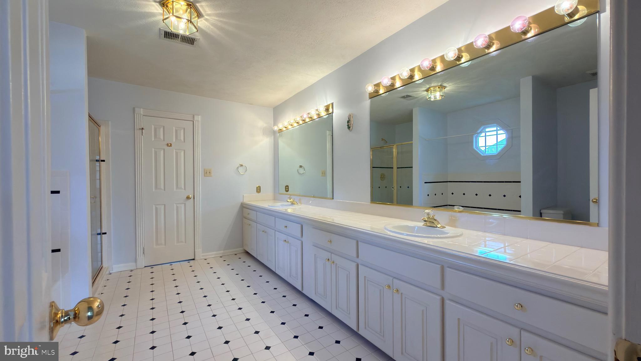ASHBURN FARM - Residential