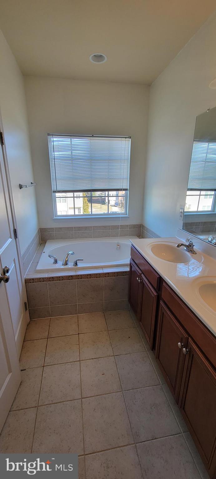 WOODSTREAM - Residential Lease