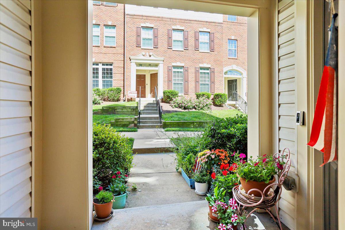 SOMERSET CONDO - Residential