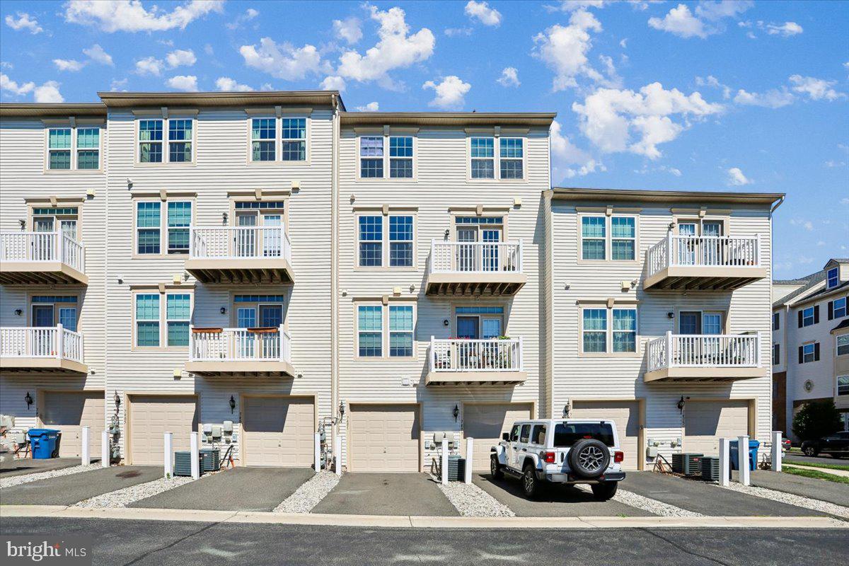 SOMERSET CONDO - Residential