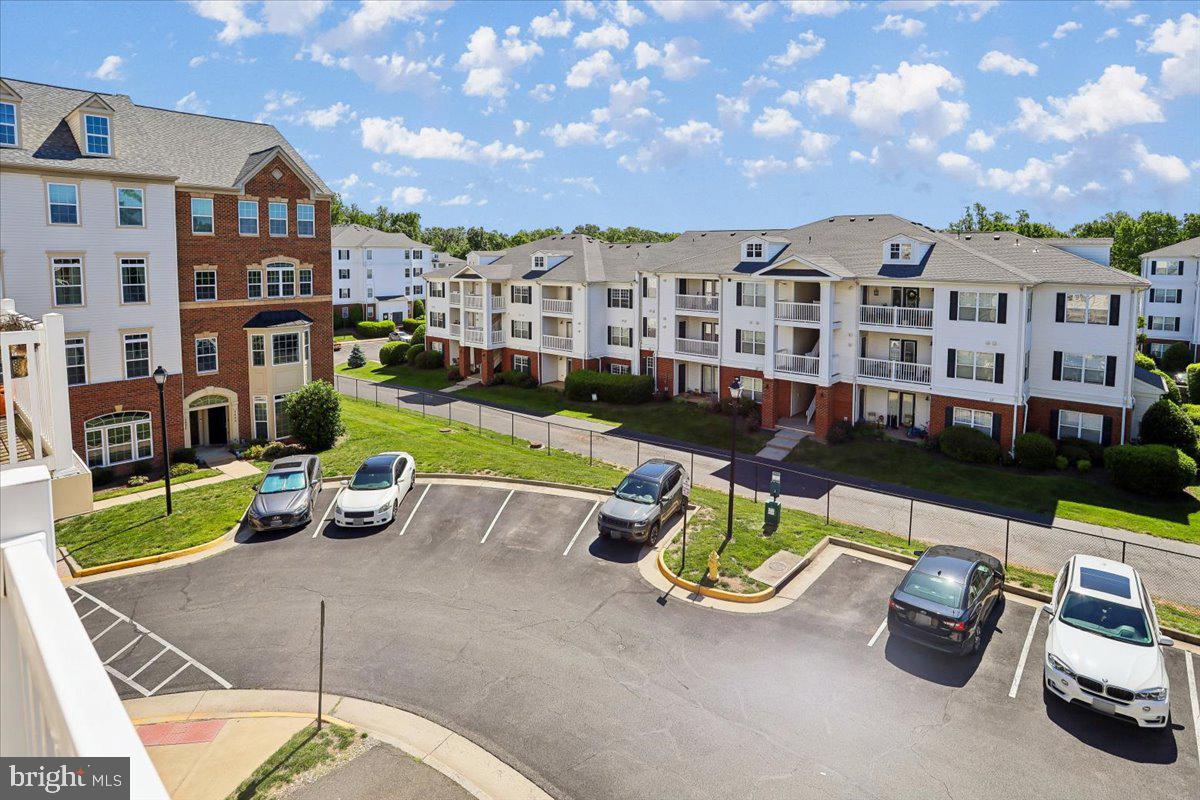 SOMERSET CONDO - Residential
