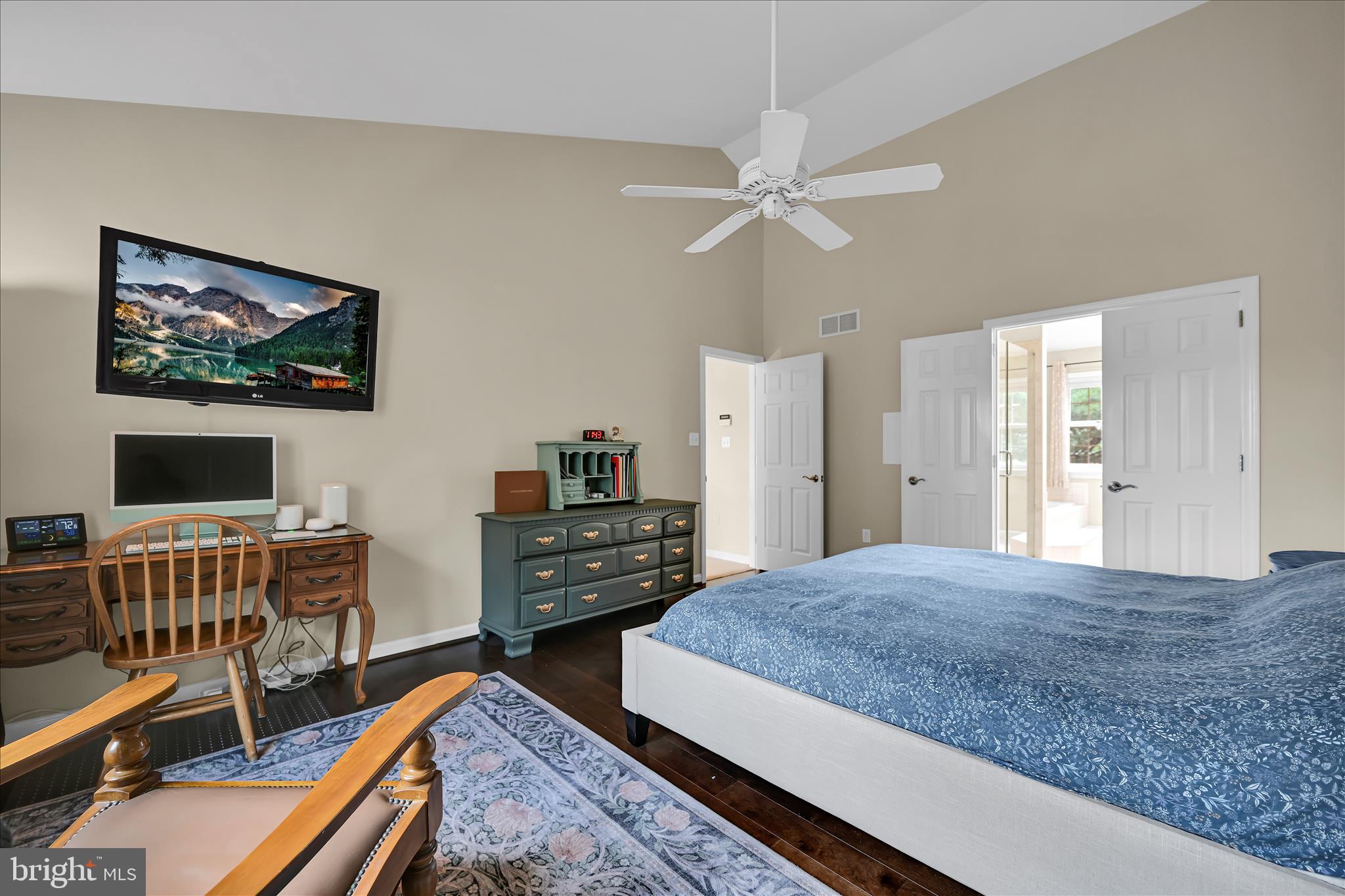 CENTERVILLE COMMONS - Residential