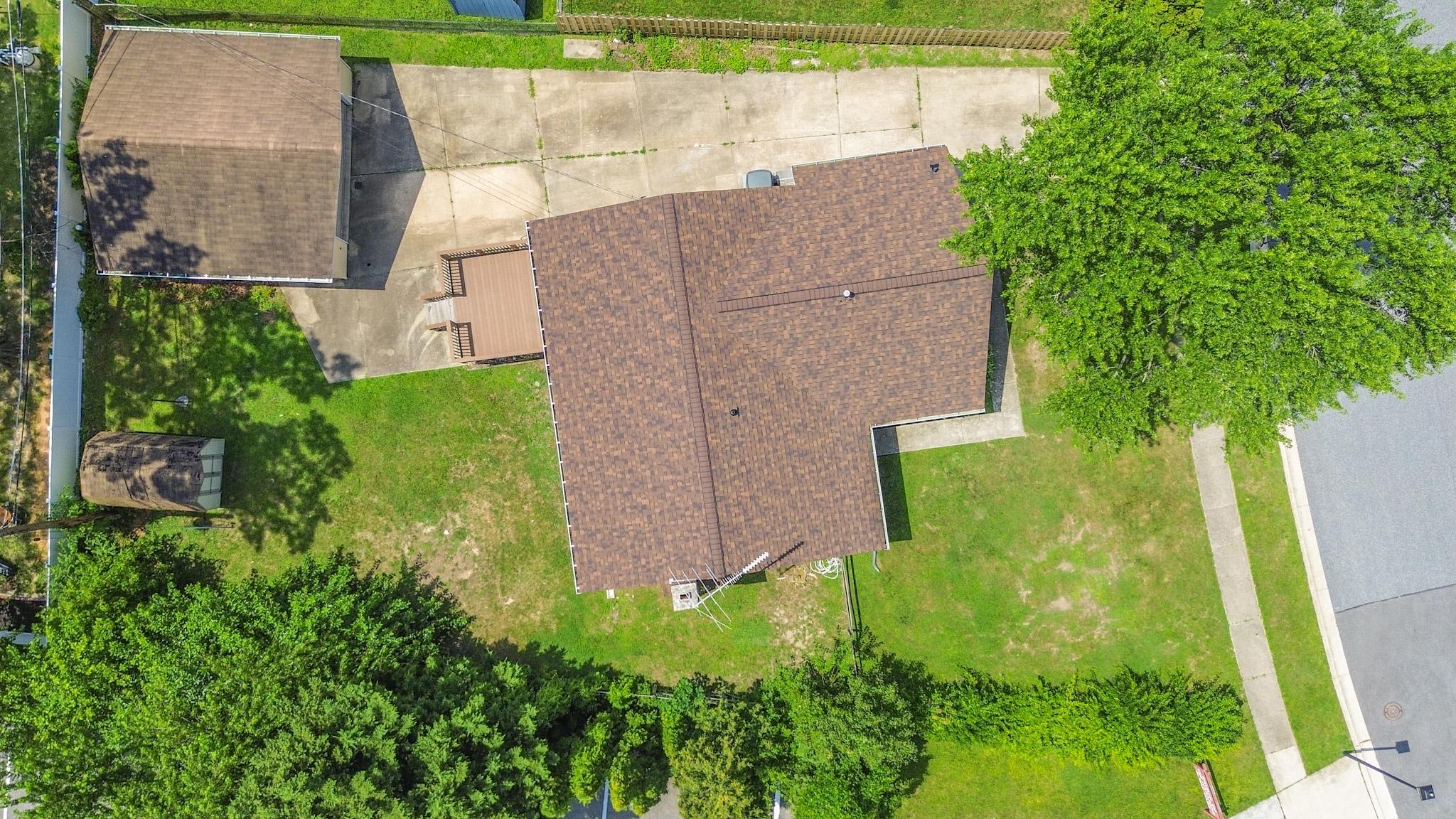 HALLMARK MANOR - Residential