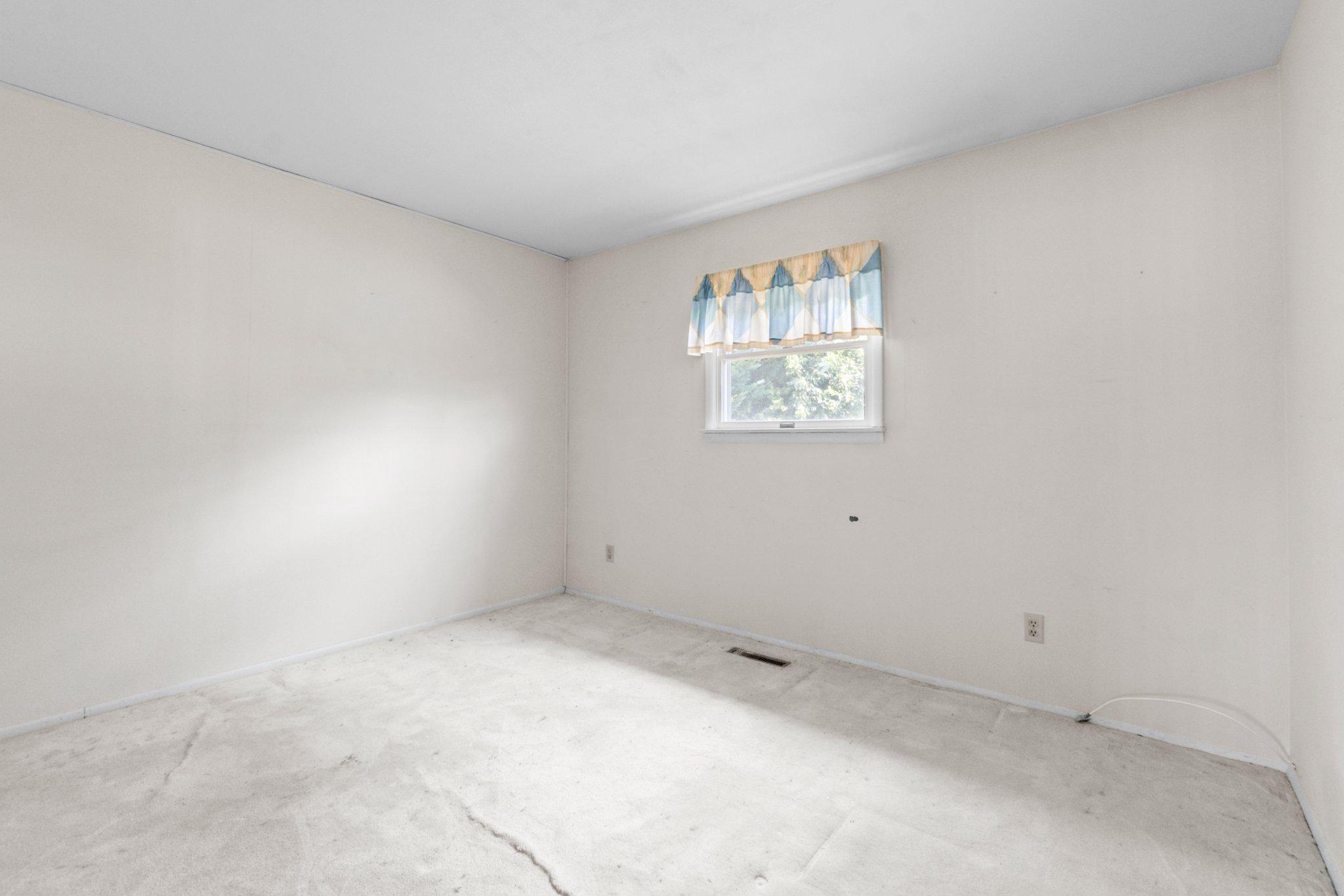 HALLMARK MANOR - Residential