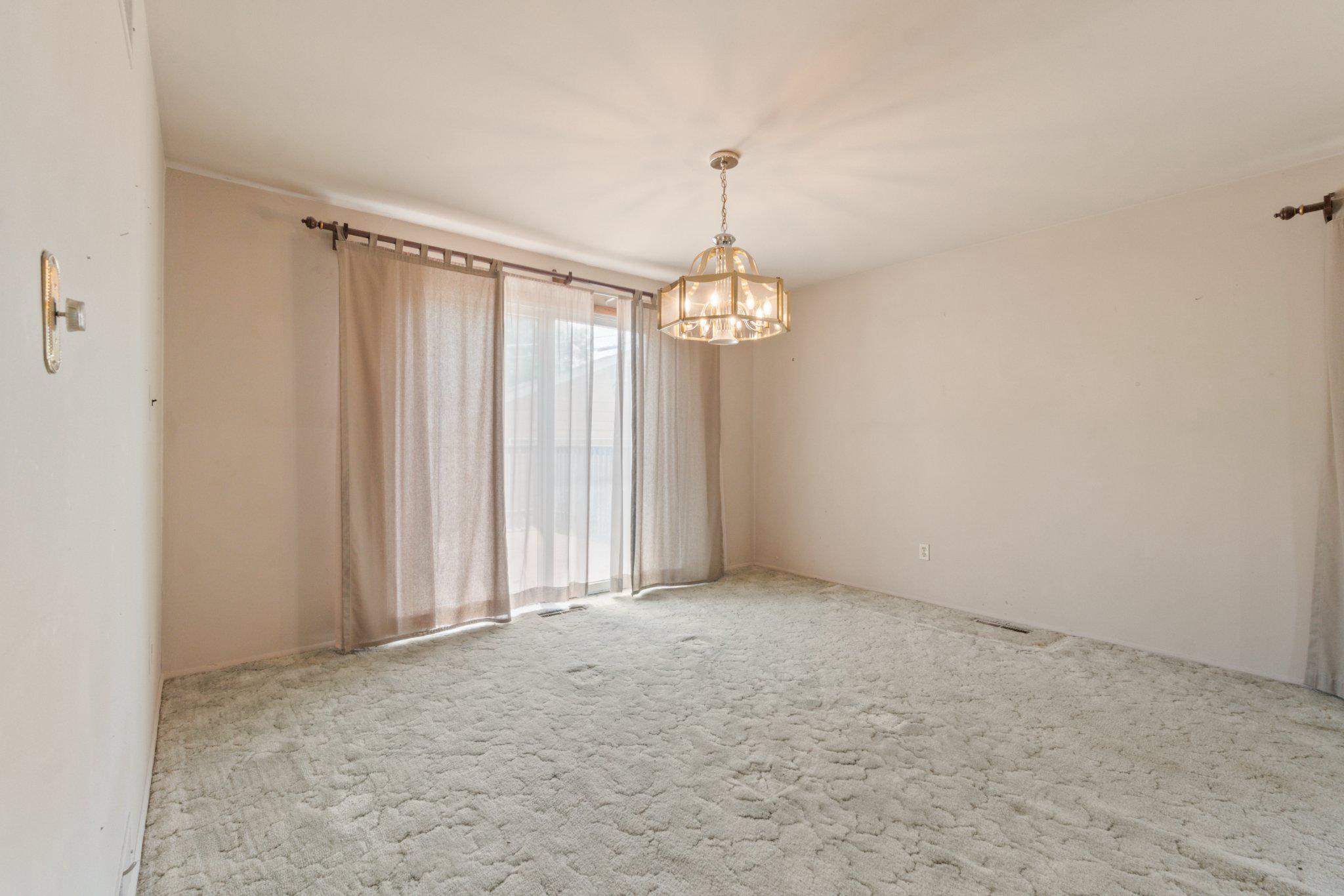 HALLMARK MANOR - Residential