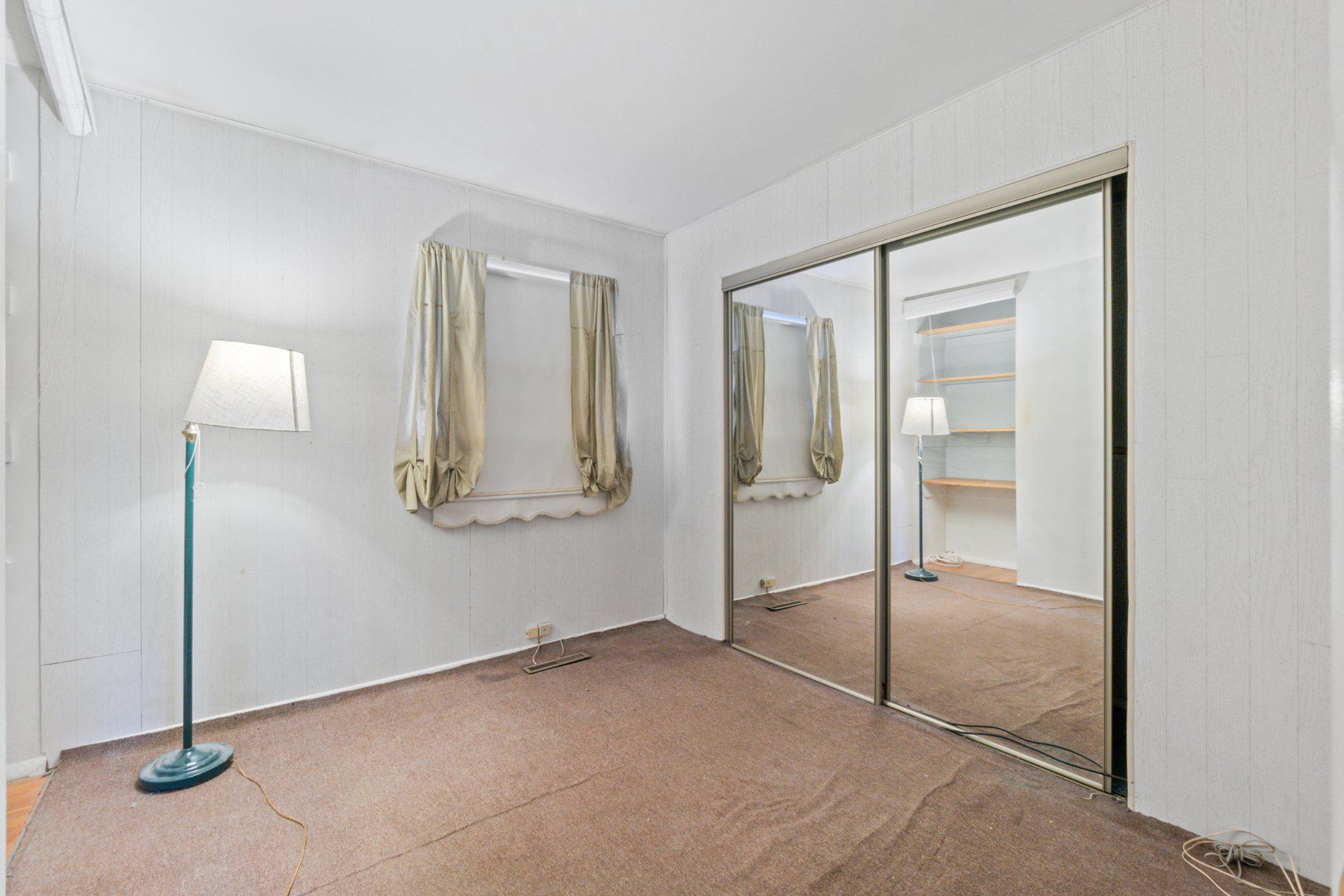 HALLMARK MANOR - Residential