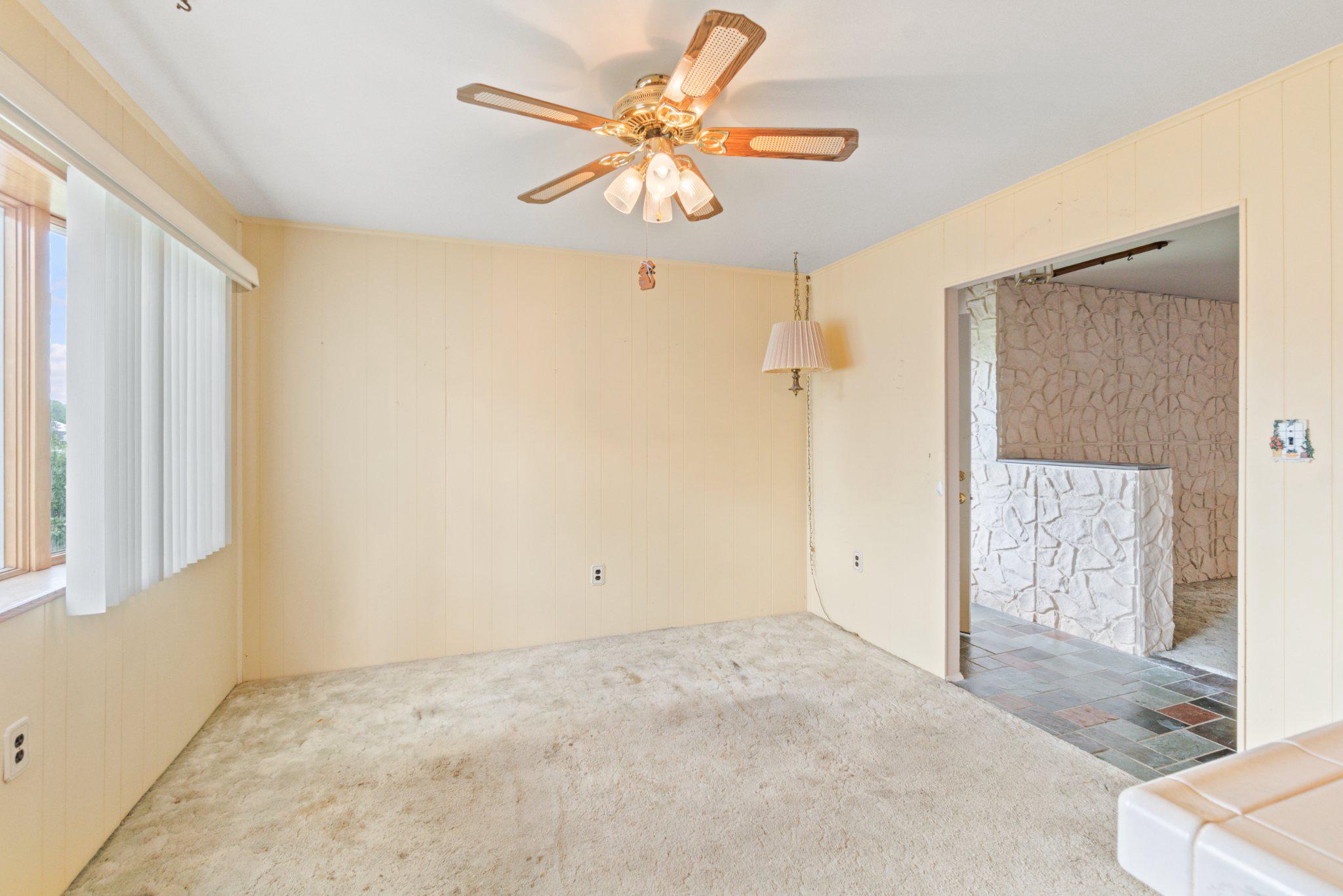 HALLMARK MANOR - Residential
