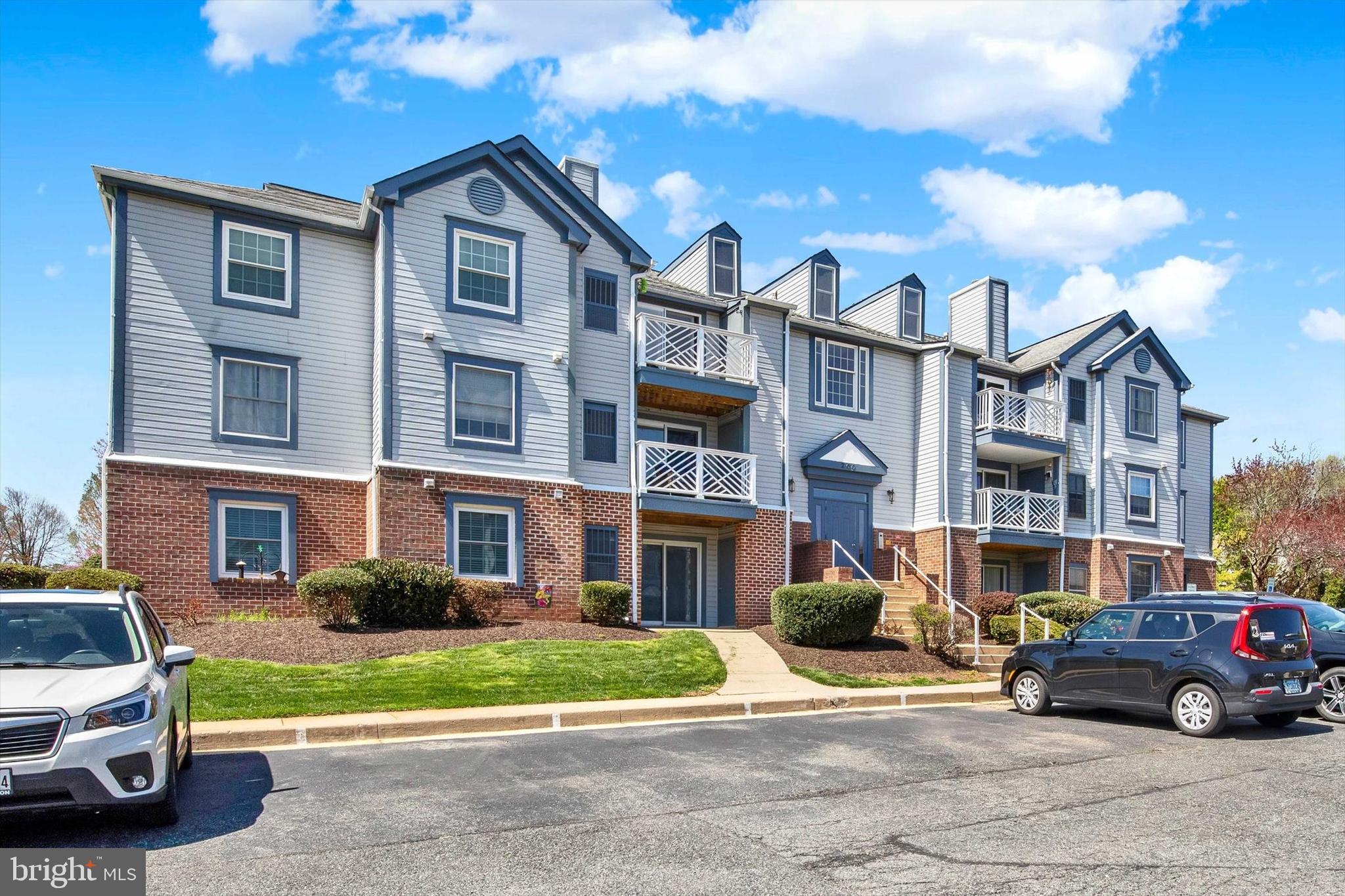 LAUREL WOODS - Residential