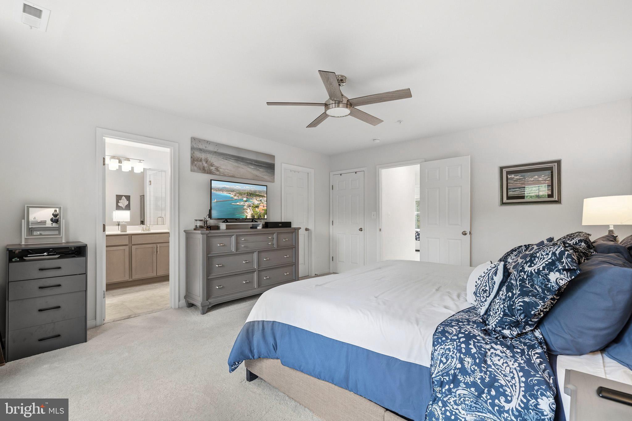 OYSTER BAY CONDOMINIUMS - Residential