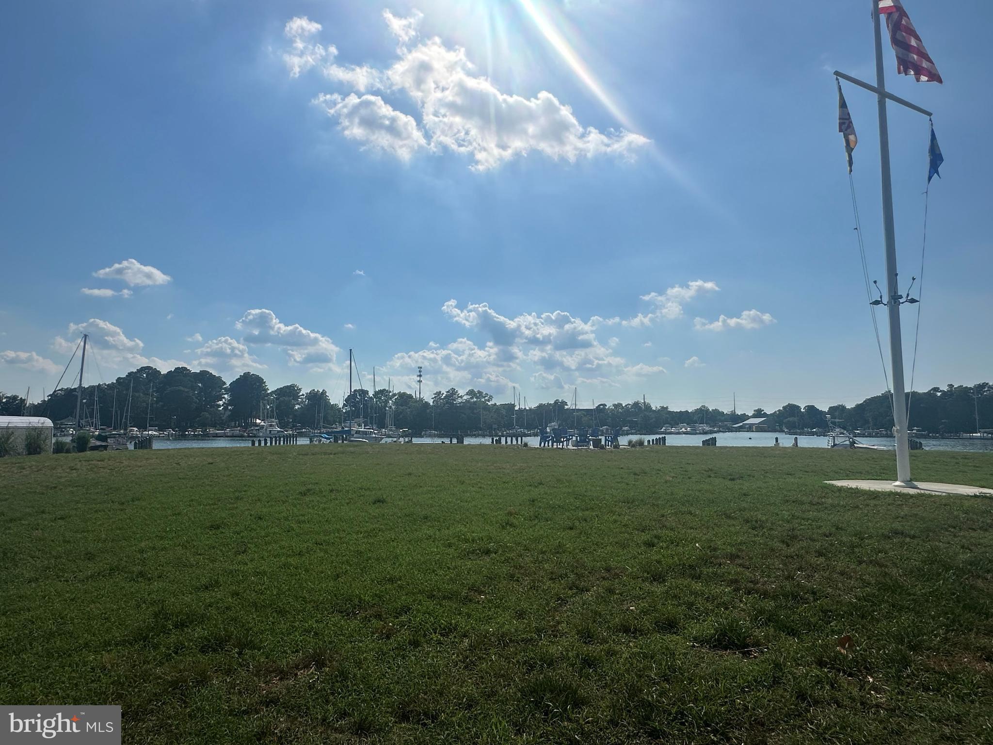 OYSTER BAY CONDOMINIUMS - Residential