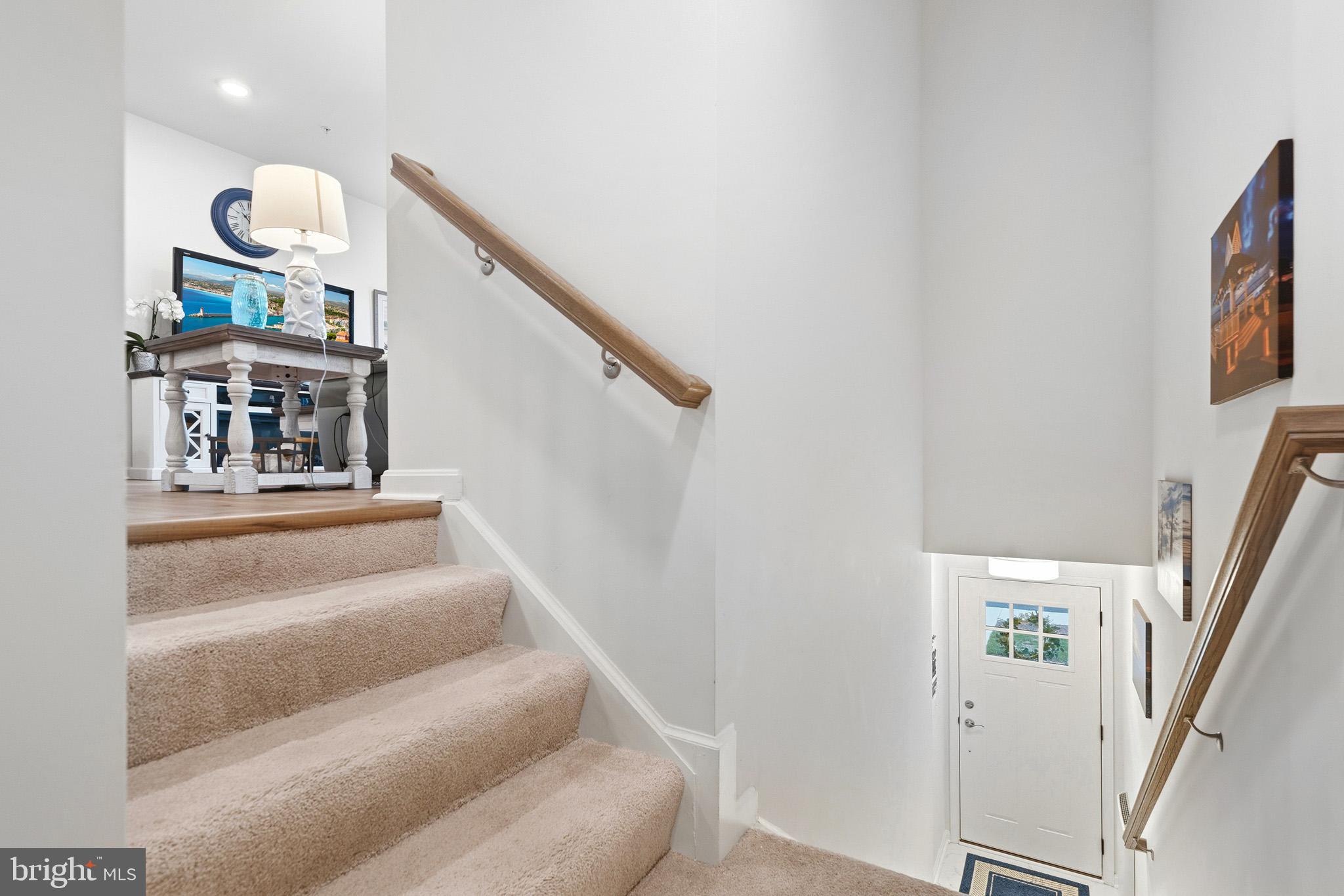OYSTER BAY CONDOMINIUMS - Residential