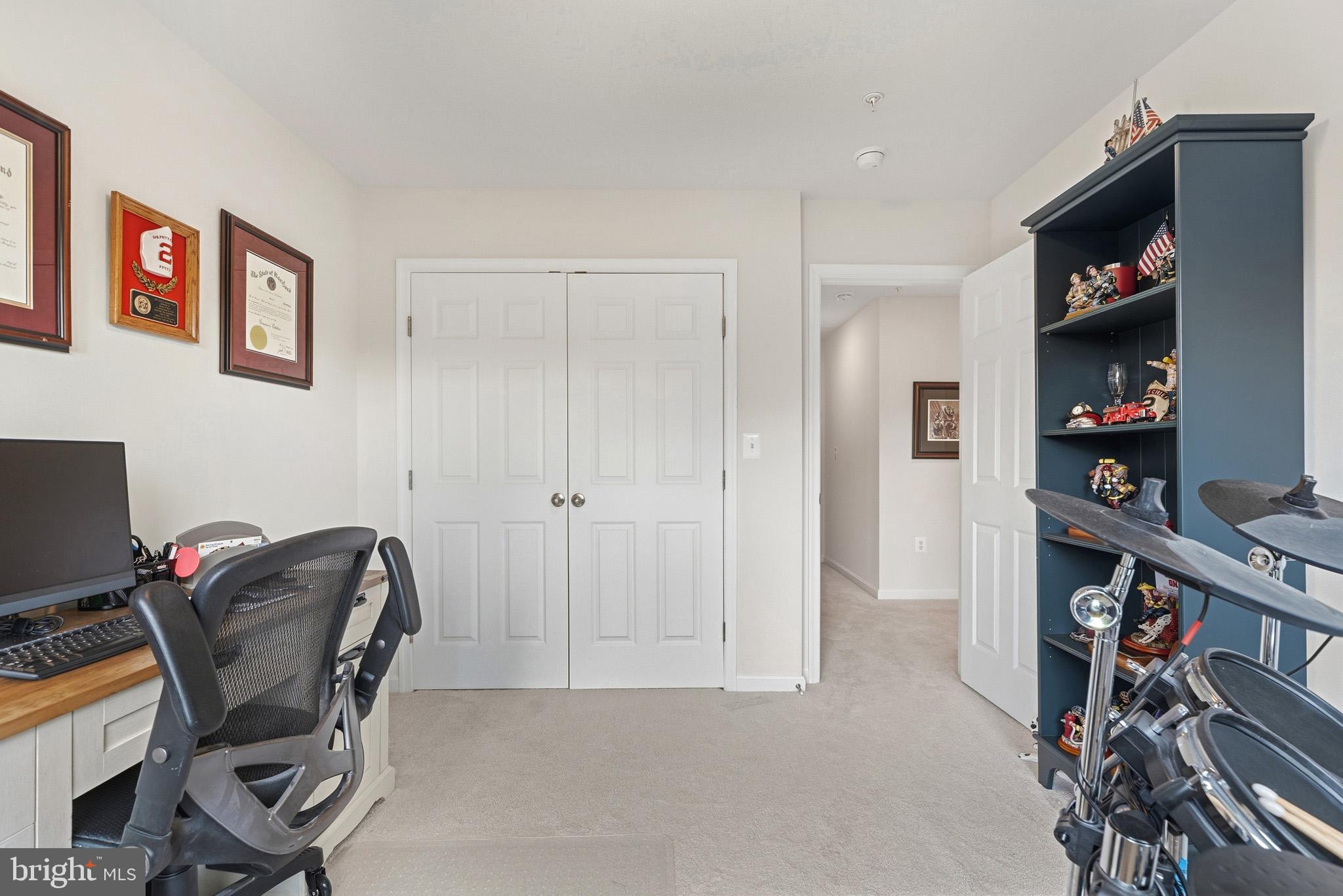 OYSTER BAY CONDOMINIUMS - Residential