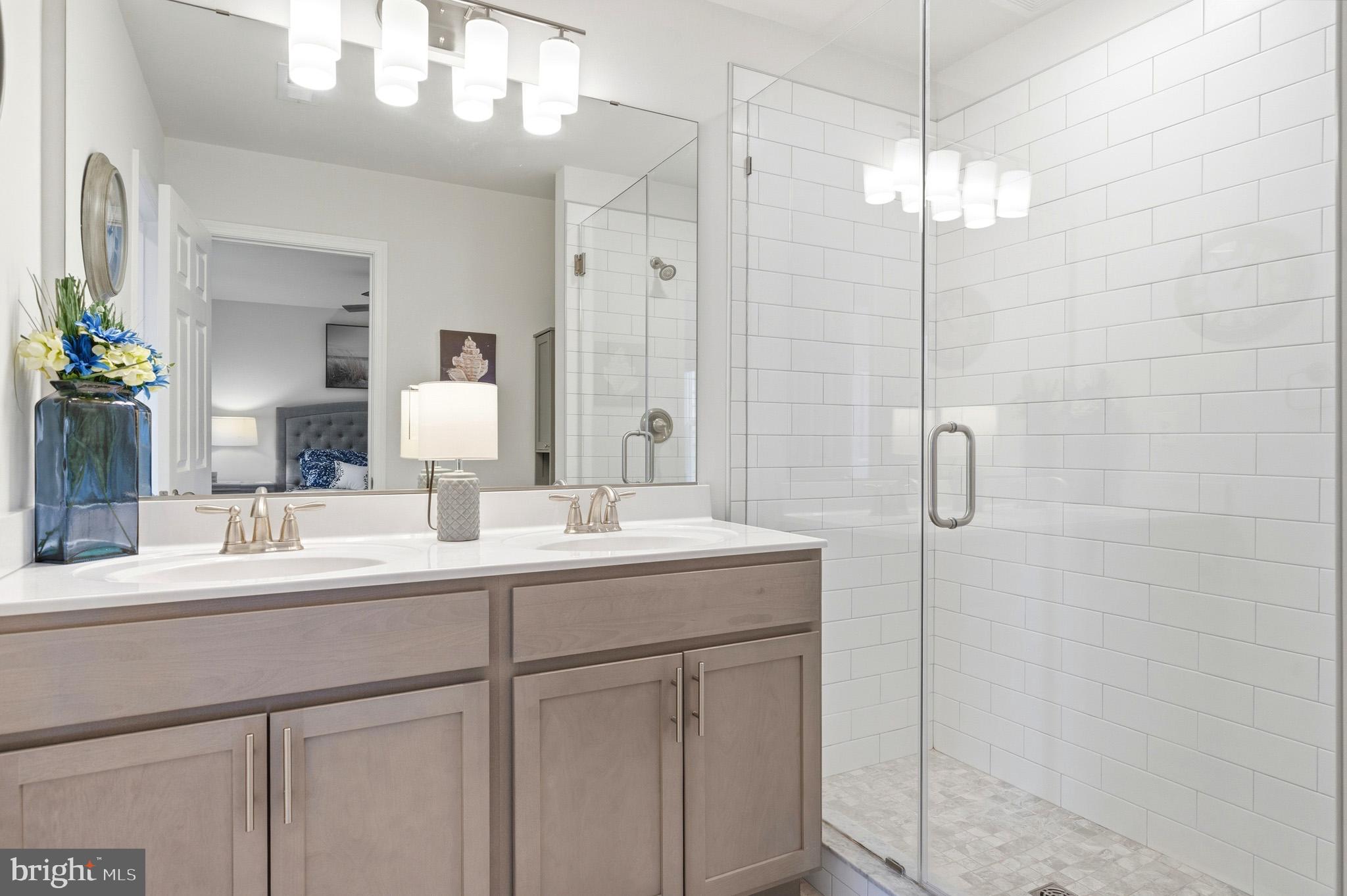 OYSTER BAY CONDOMINIUMS - Residential