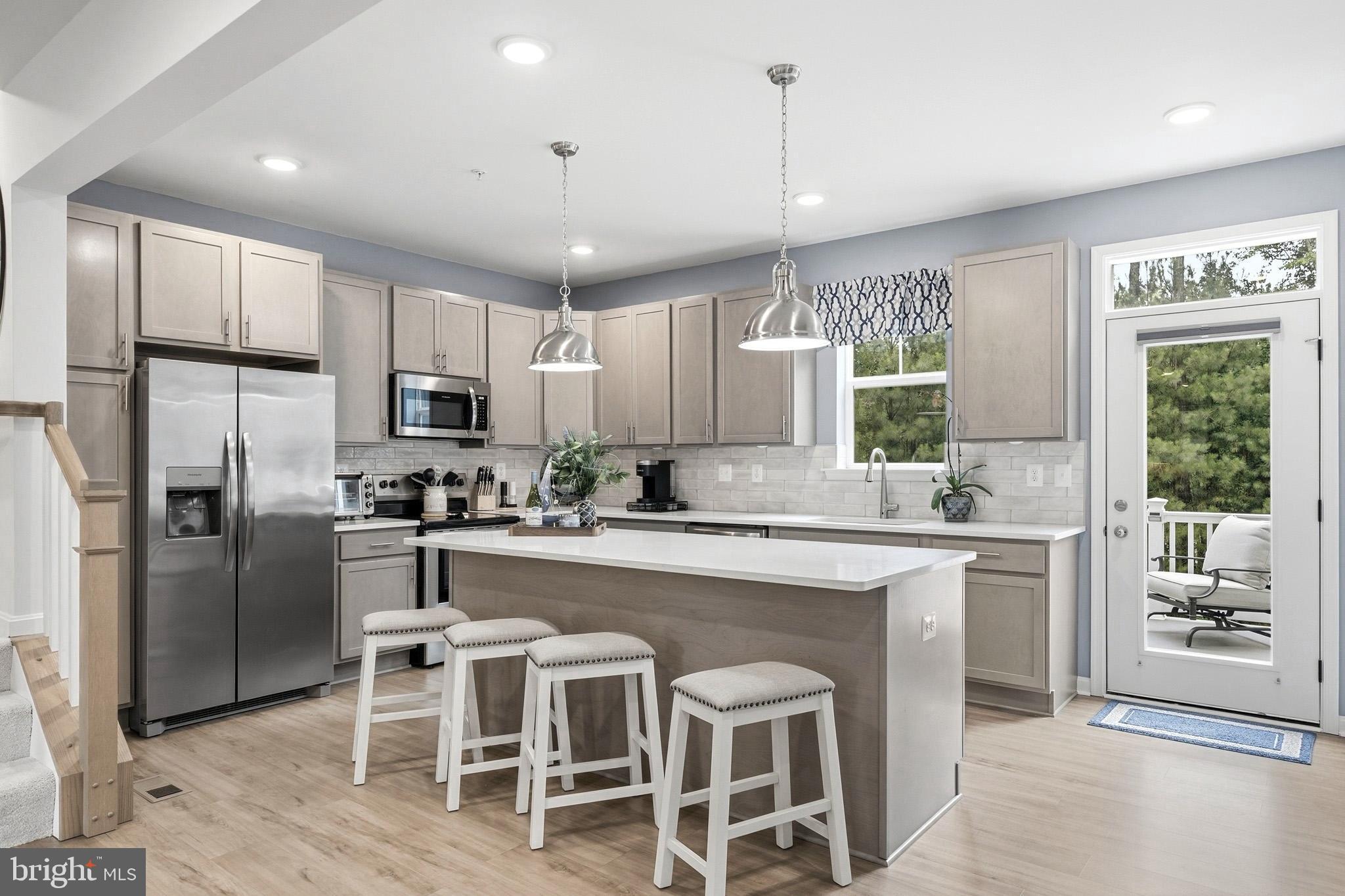 OYSTER BAY CONDOMINIUMS - Residential