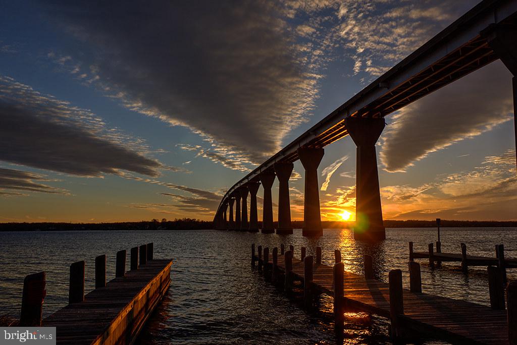 OYSTER BAY CONDOMINIUMS - Residential