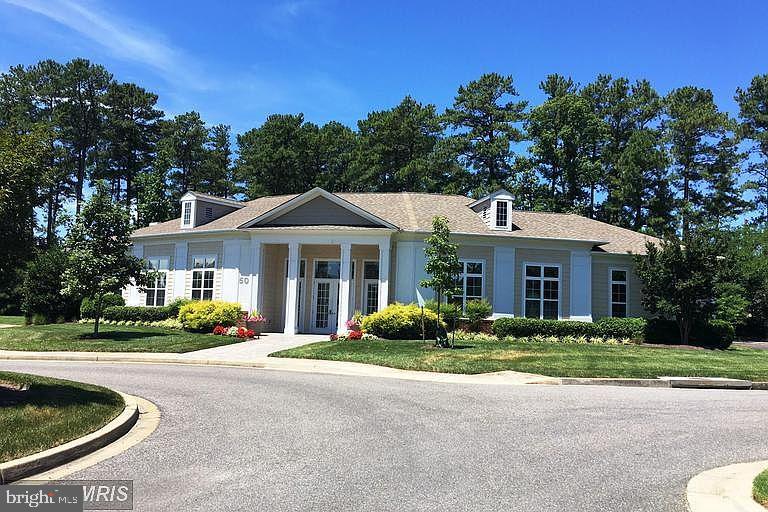 OYSTER BAY CONDOMINIUMS - Residential