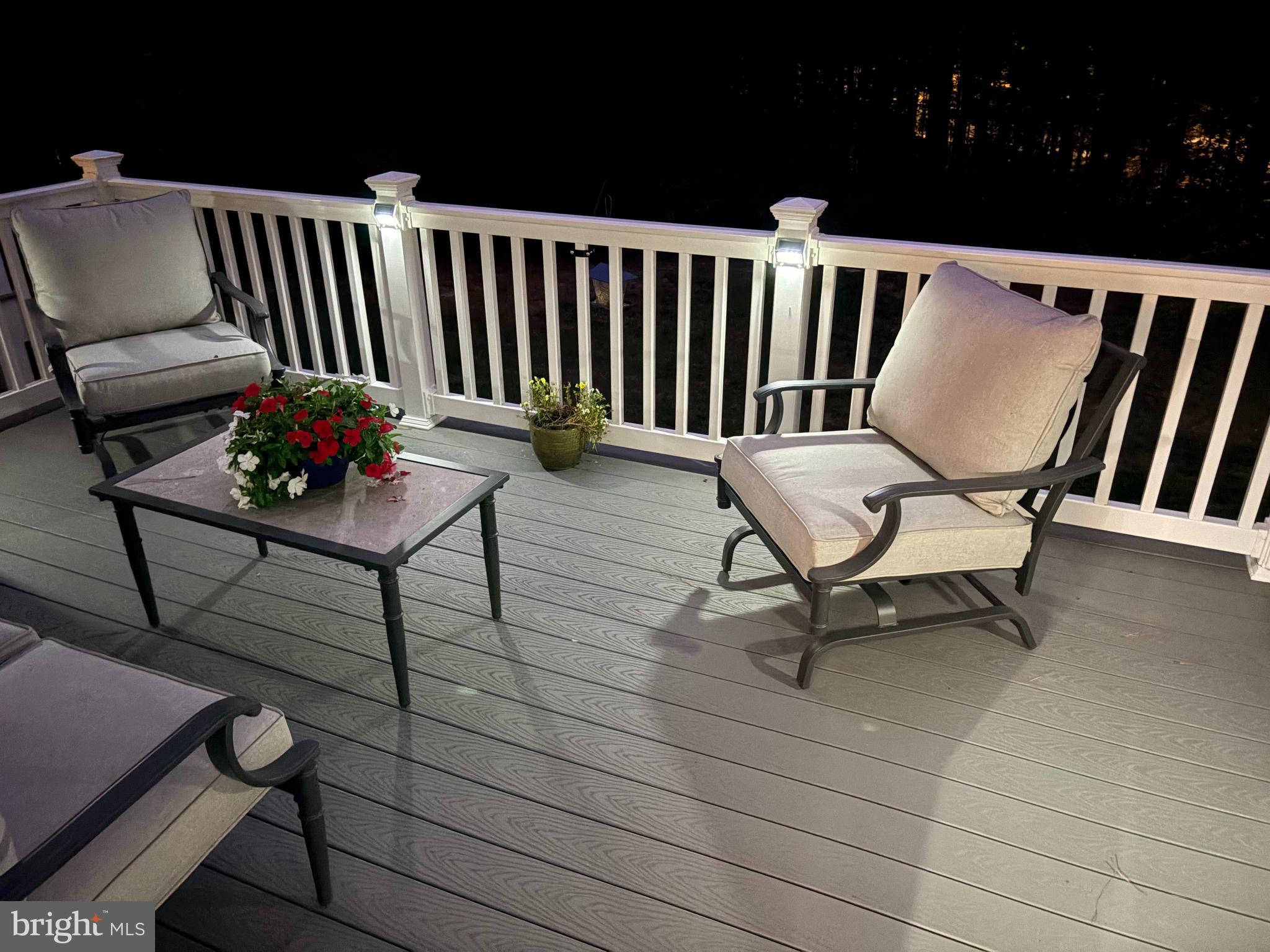 OYSTER BAY CONDOMINIUMS - Residential