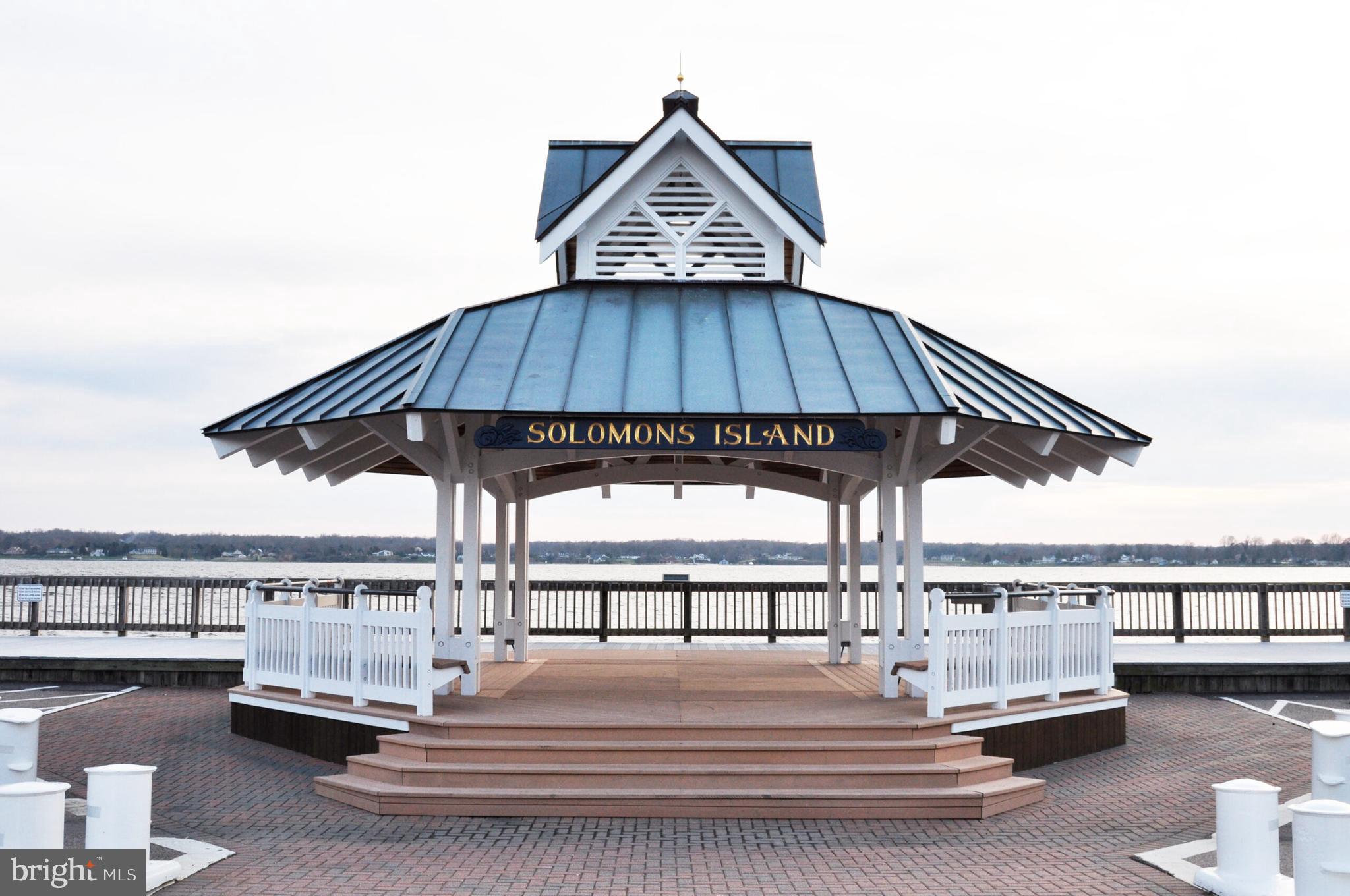 OYSTER BAY CONDOMINIUMS - Residential