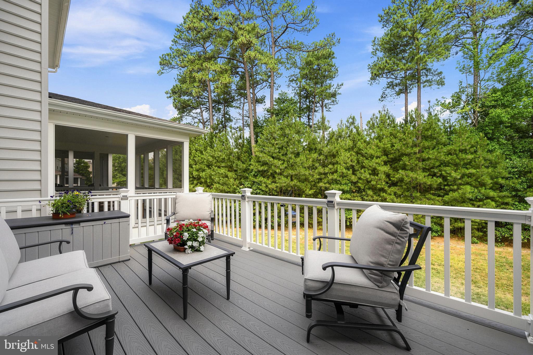 OYSTER BAY CONDOMINIUMS - Residential