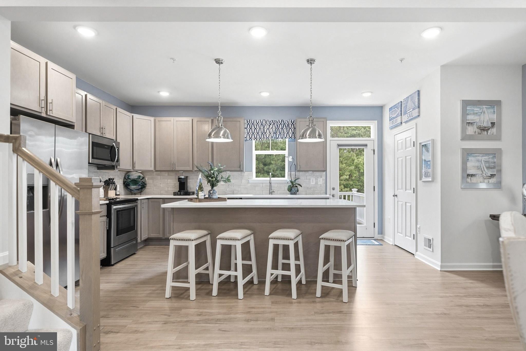 OYSTER BAY CONDOMINIUMS - Residential