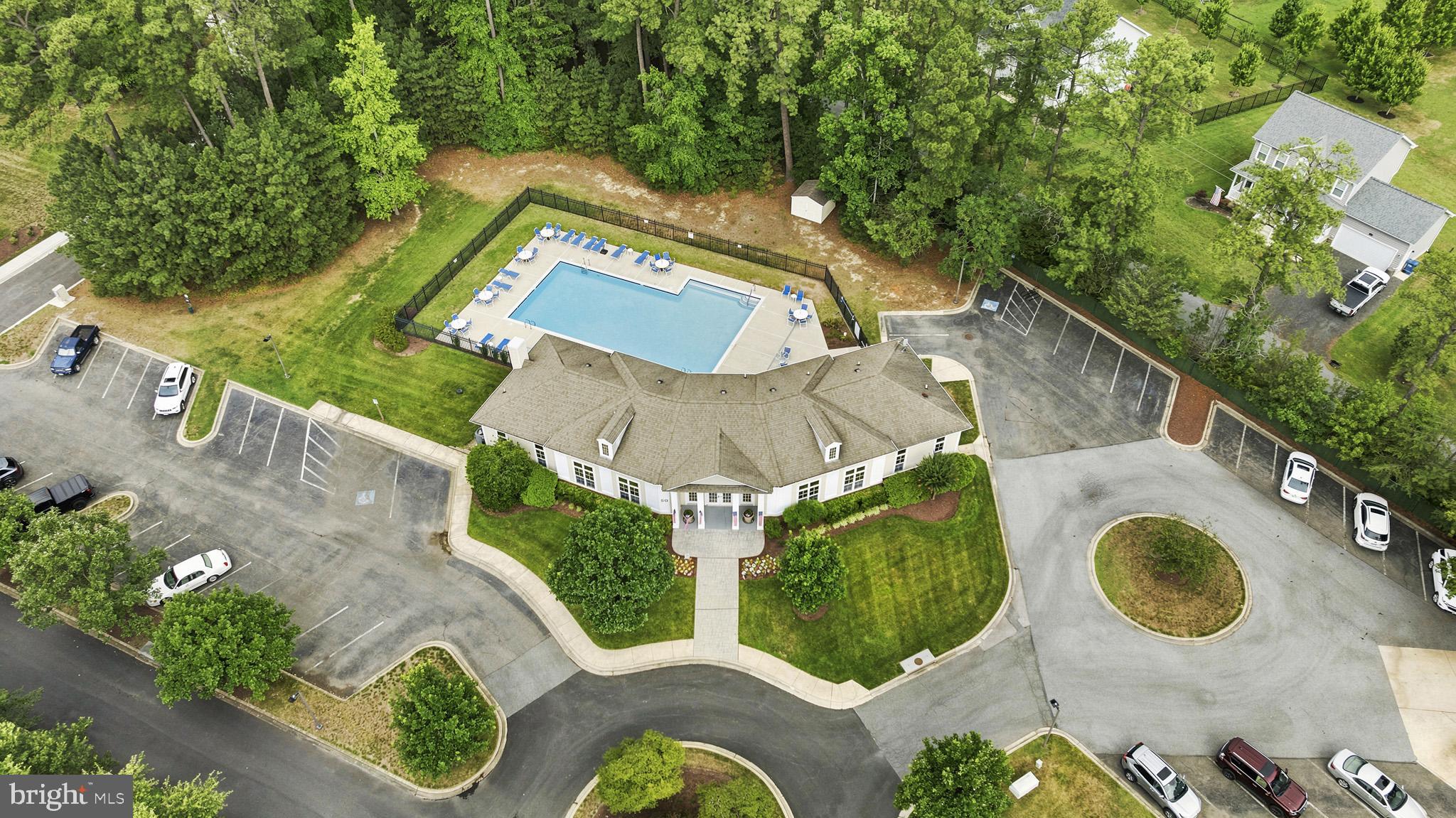 OYSTER BAY CONDOMINIUMS - Residential