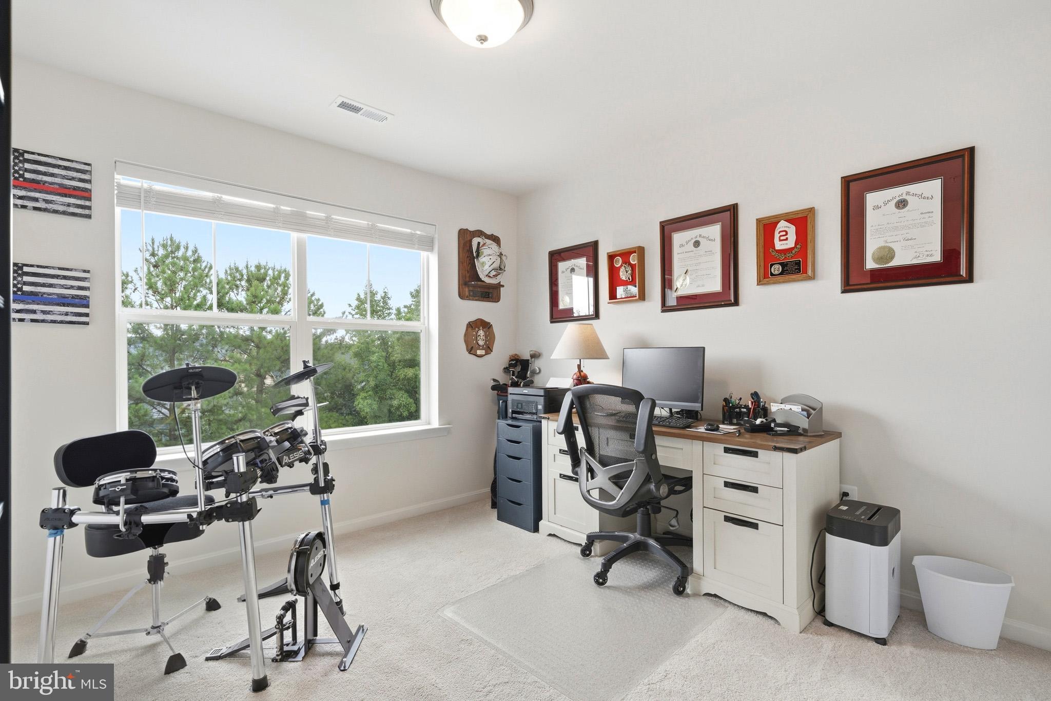 OYSTER BAY CONDOMINIUMS - Residential