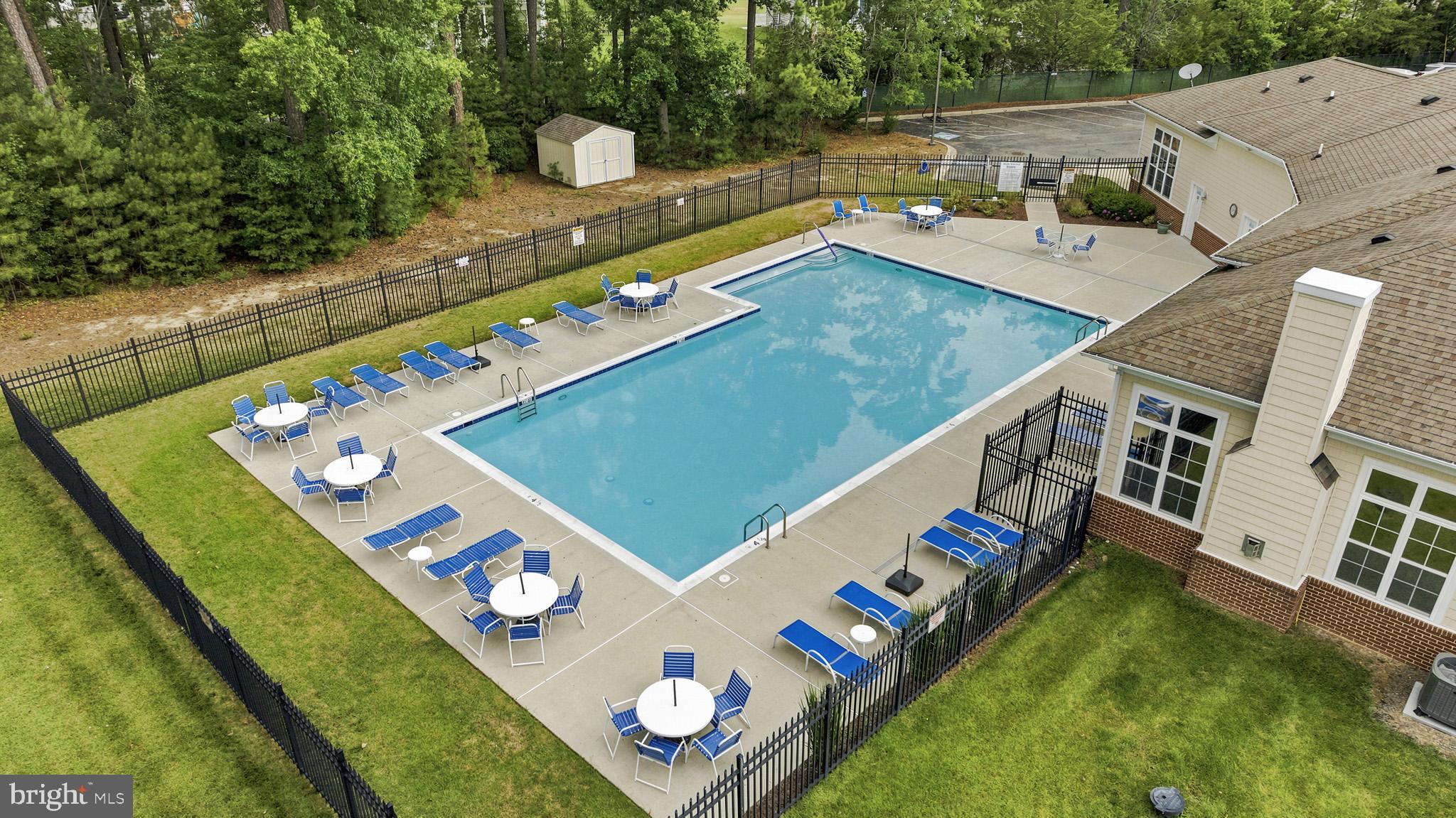 OYSTER BAY CONDOMINIUMS - Residential