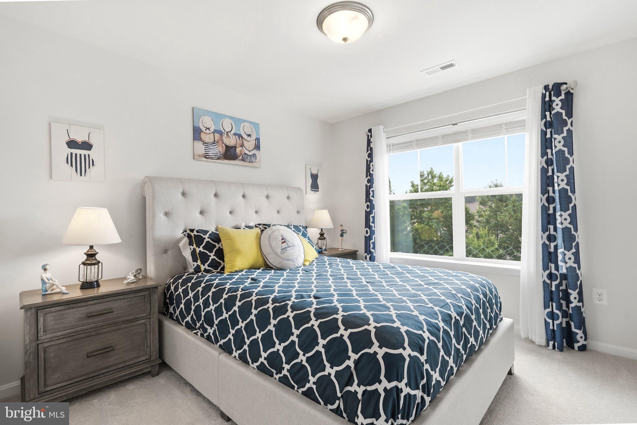 OYSTER BAY CONDOMINIUMS - Residential